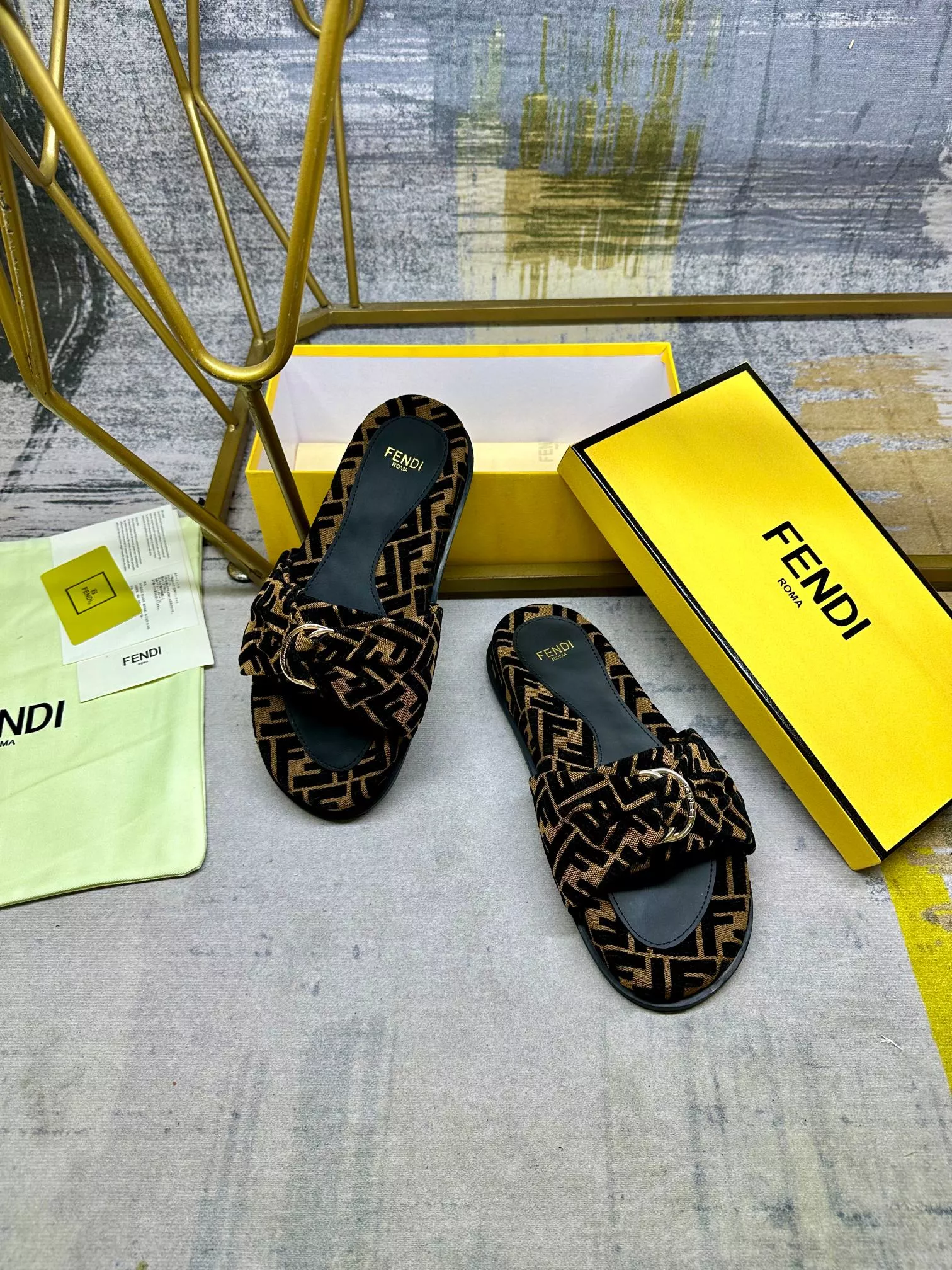 Fendi Slippers For Women Bold 6565