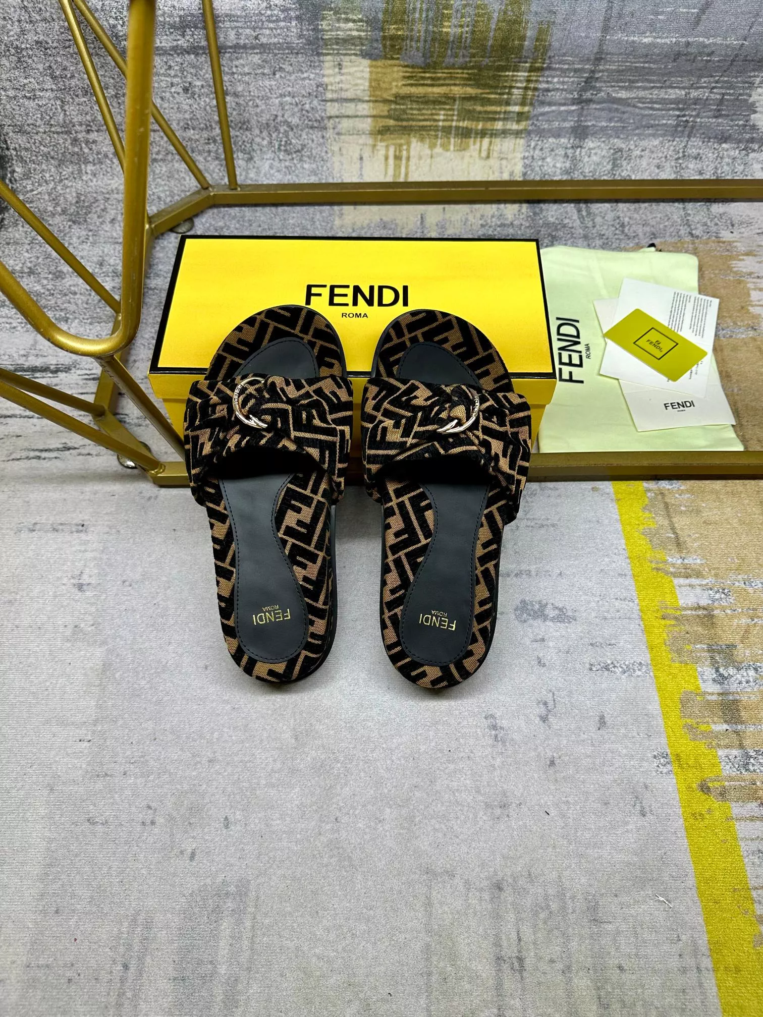 Fendi Slippers For Women Bold 6565