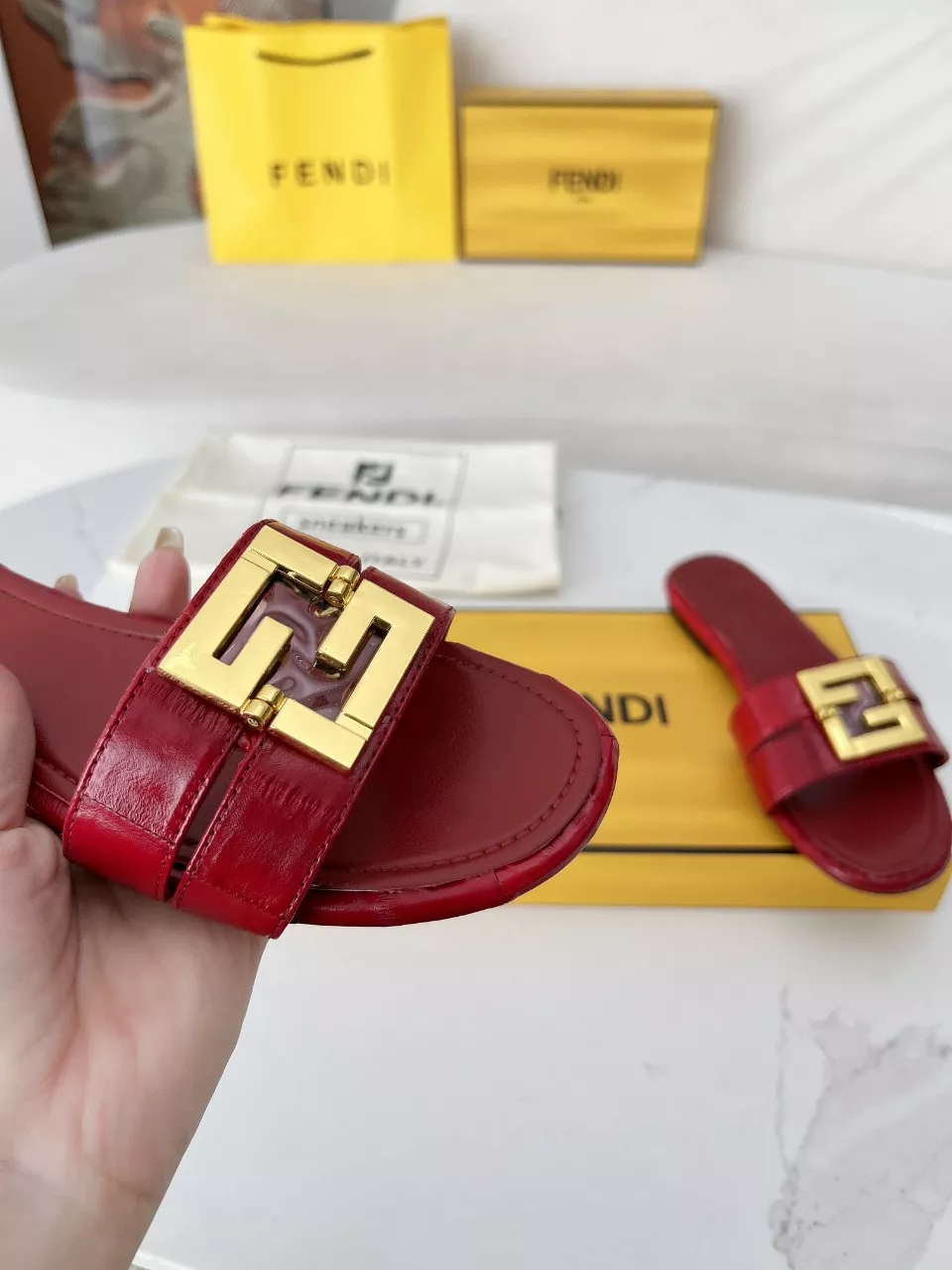 Fendi Slippers For Women Bright 8305