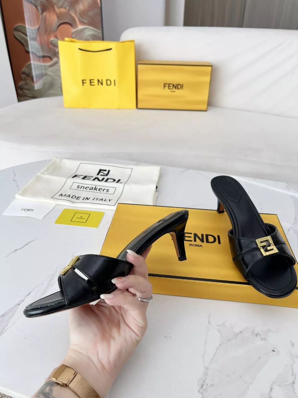 Fendi Slippers For Women Bright 8306