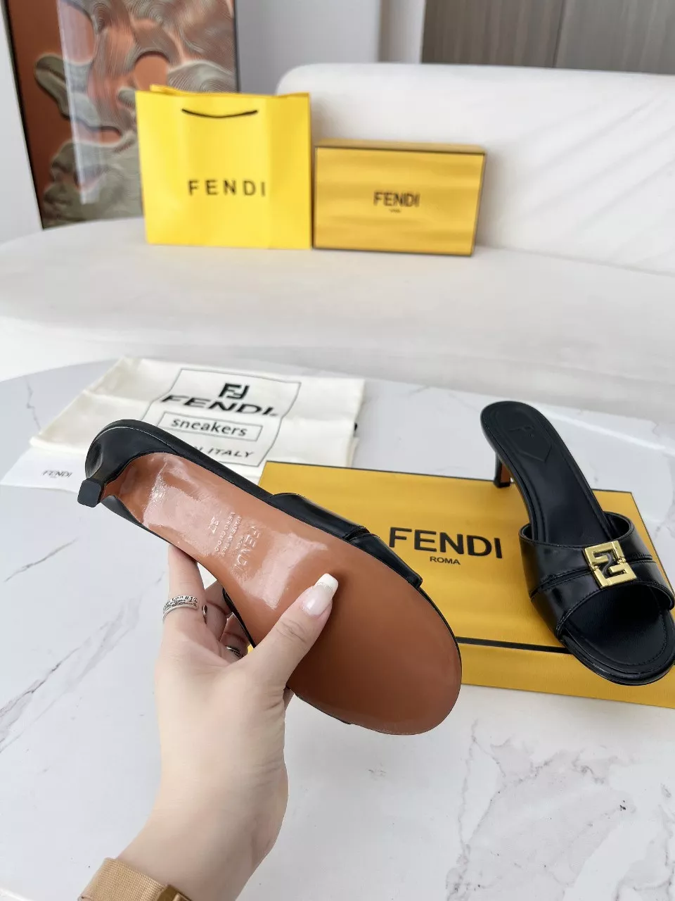 Fendi Slippers For Women Bright 8306
