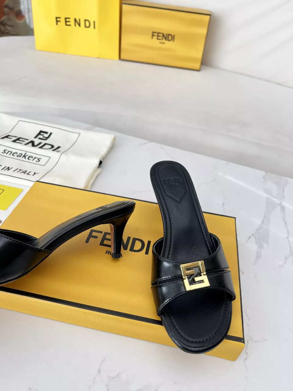 Fendi Slippers For Women Bright 8306