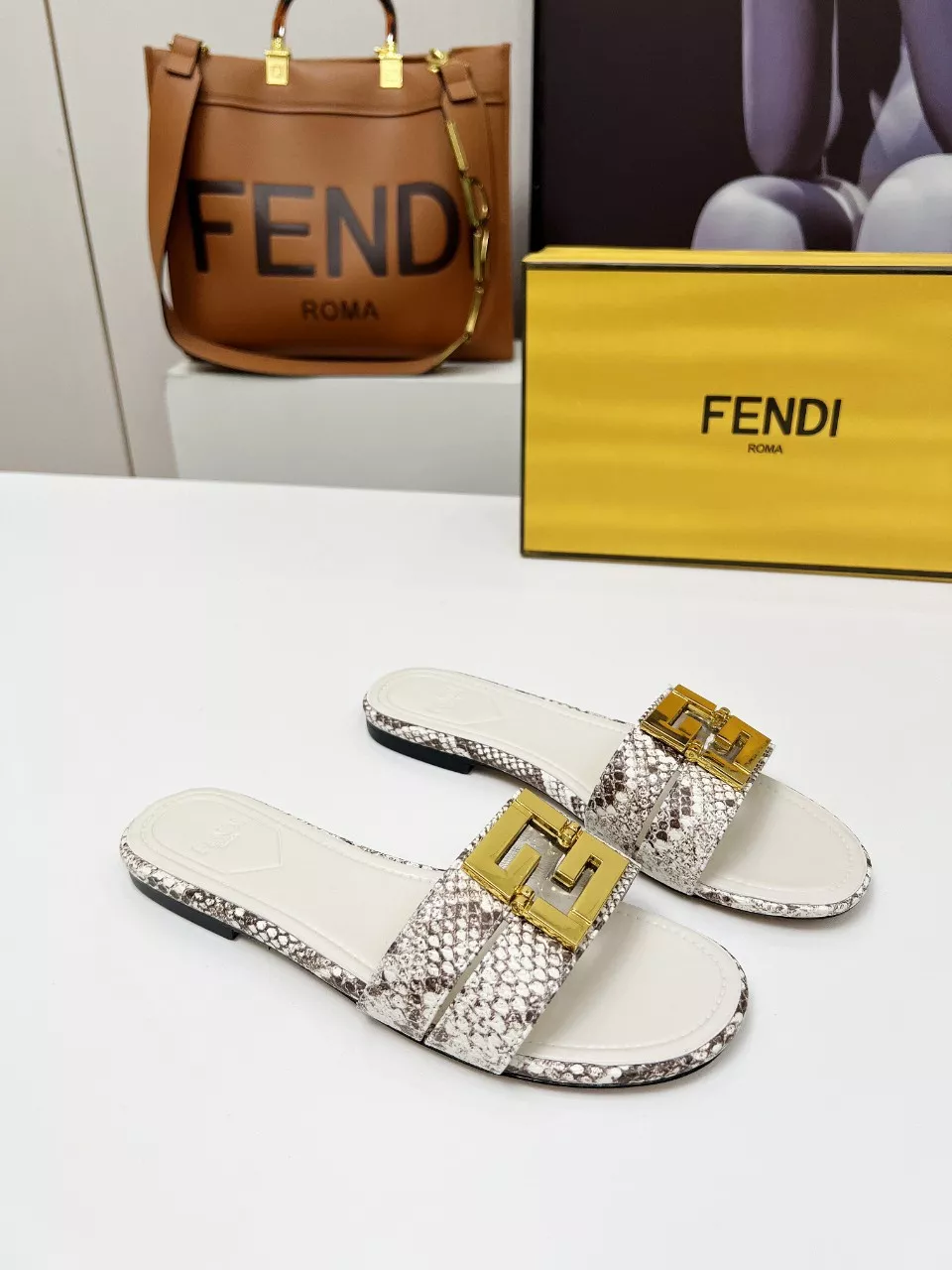 Fendi Slippers For Women Comfortable 500