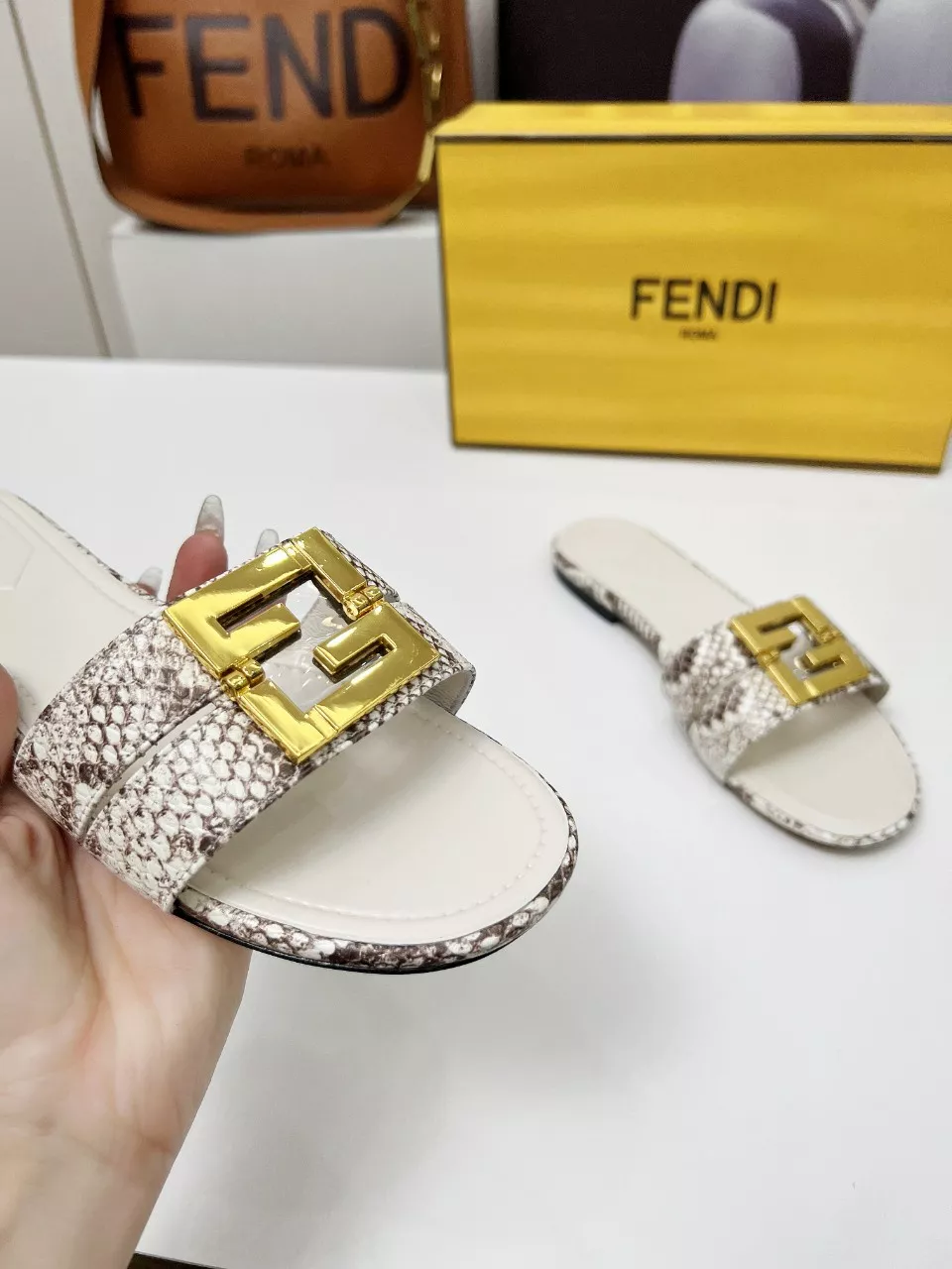 Fendi Slippers For Women Comfortable 500