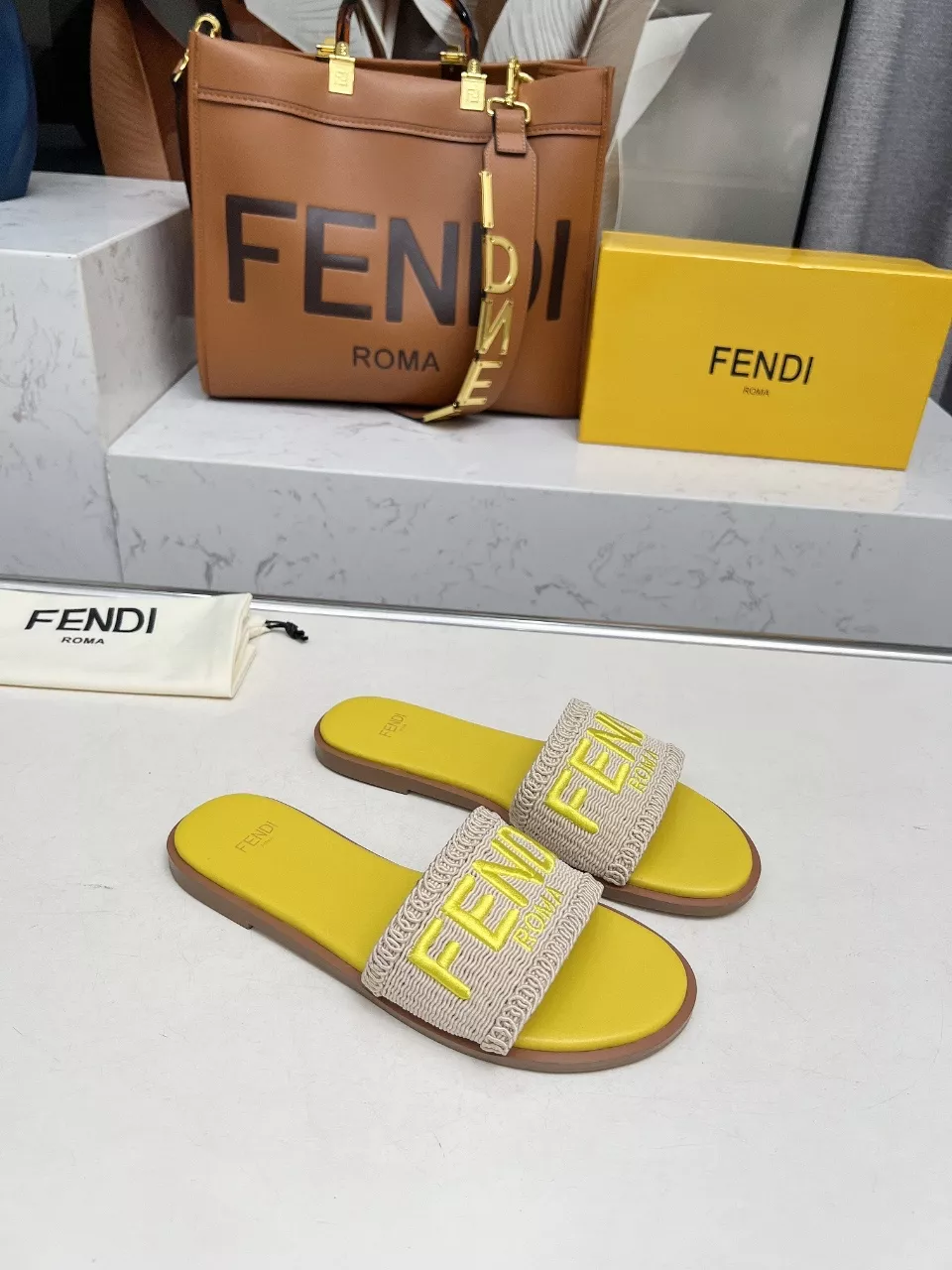 Fendi Slippers For Women Comfortable 5743