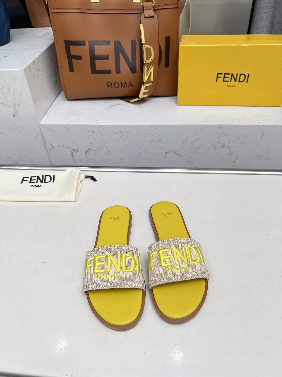 Fendi Slippers For Women Comfortable 5743