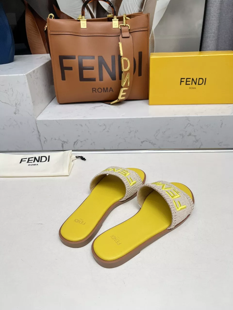 Fendi Slippers For Women Comfortable 5743