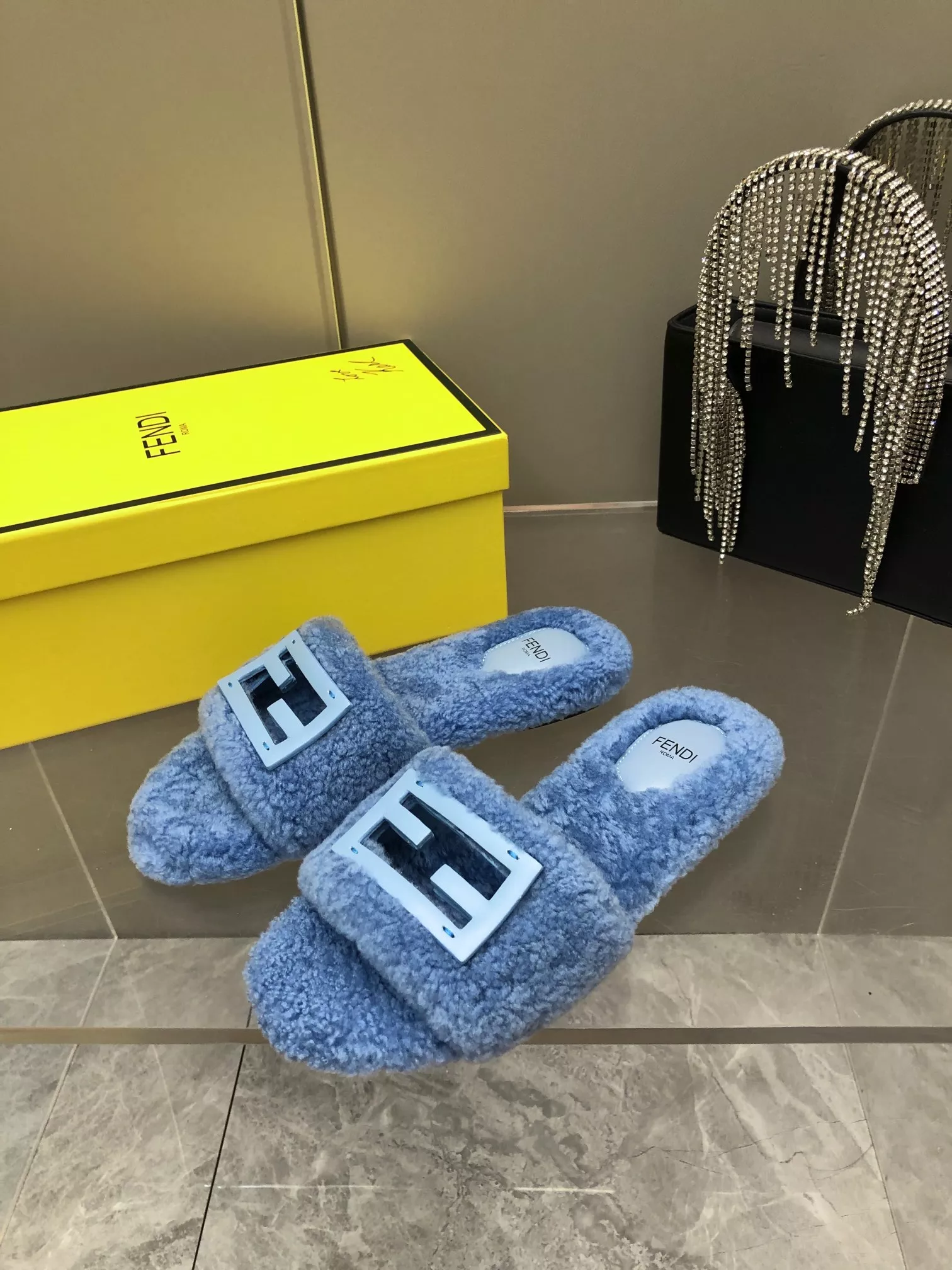 Fendi Slippers For Women Comfortable 7441
