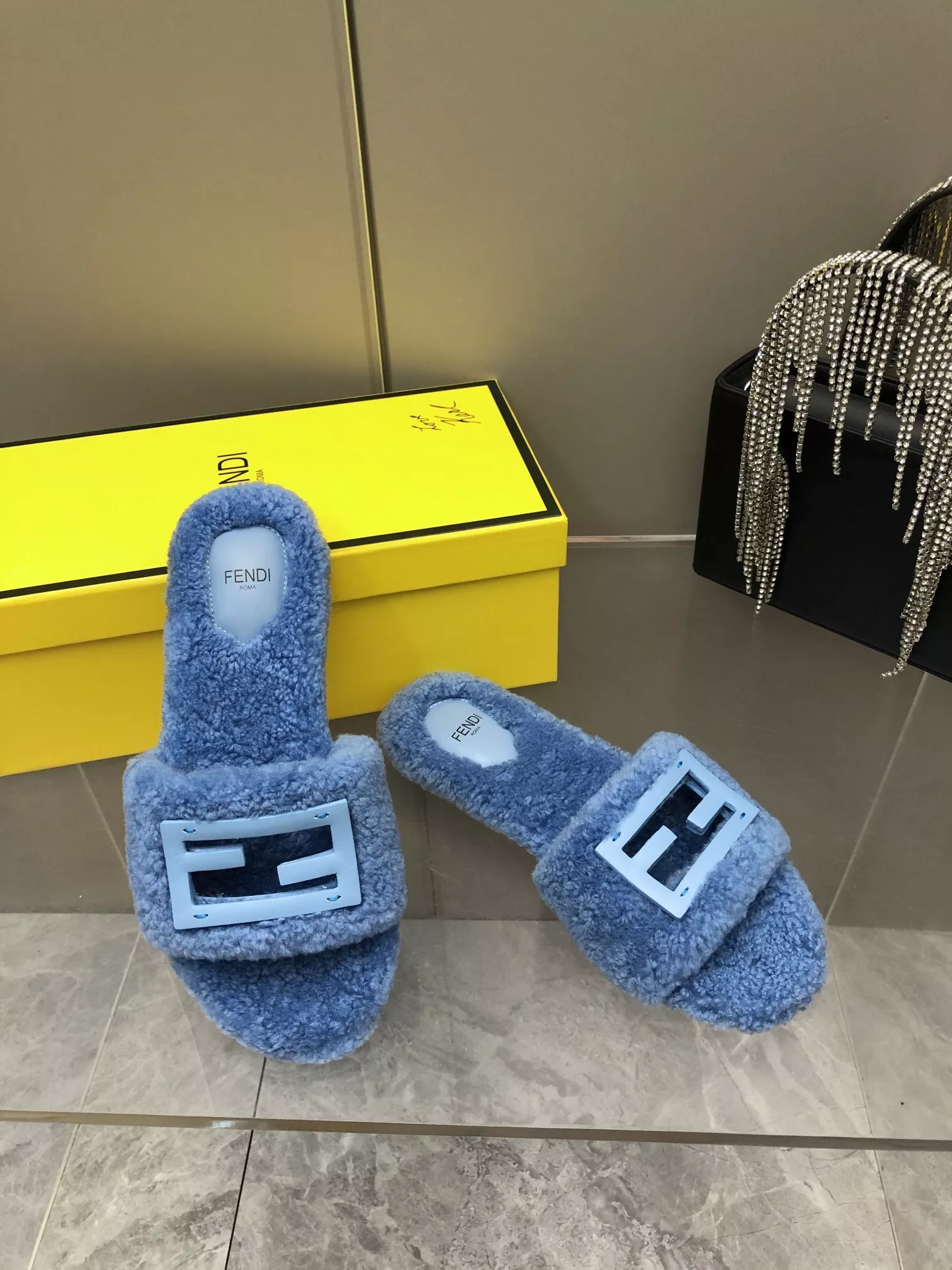 Fendi Slippers For Women Comfortable 7441