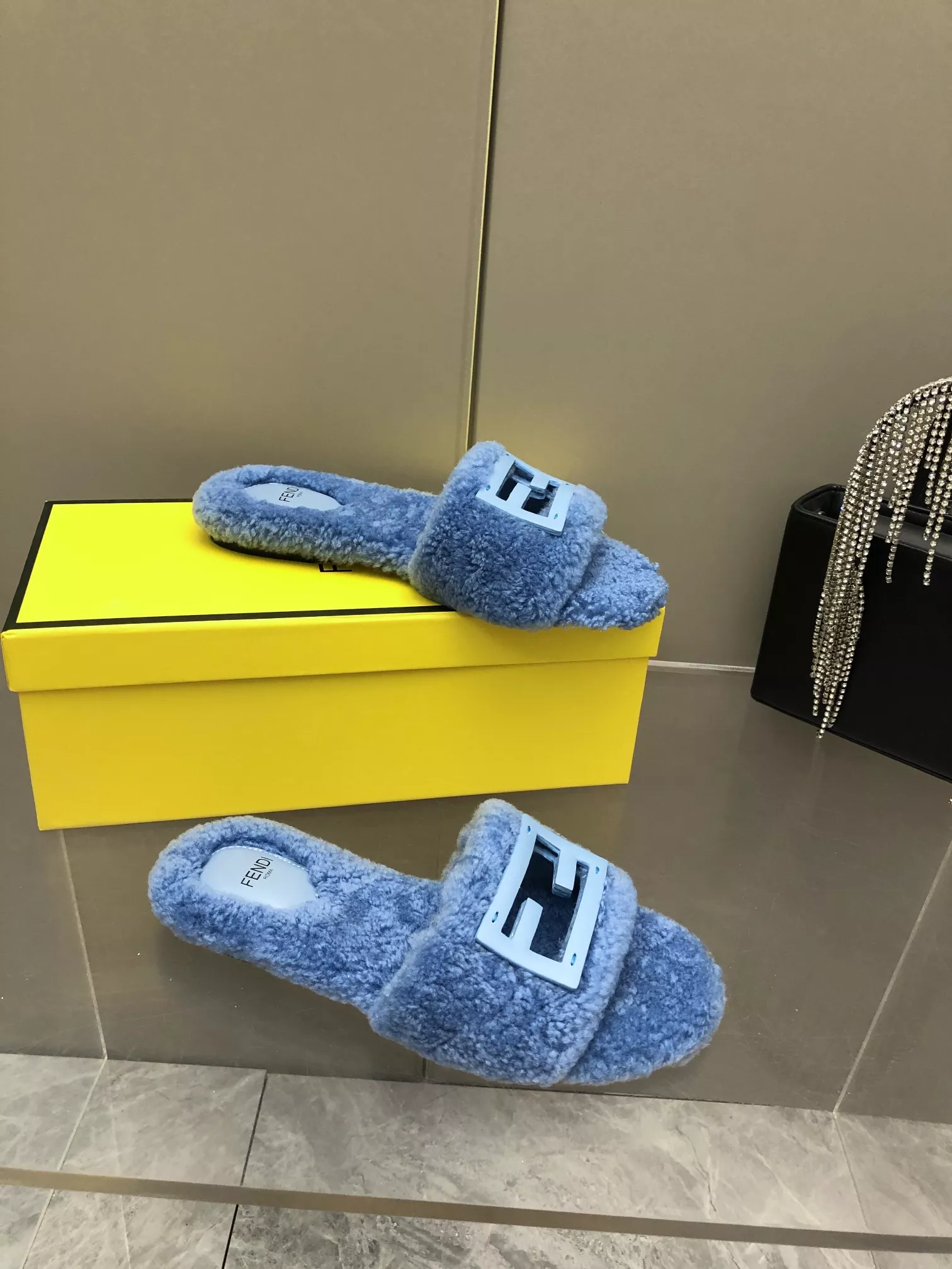 Fendi Slippers For Women Comfortable 7441