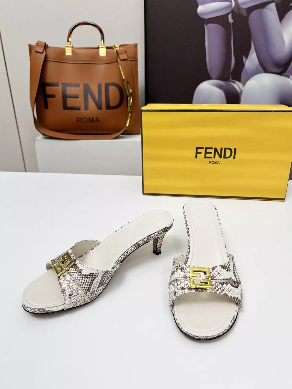 Fendi Slippers For Women Compact 641