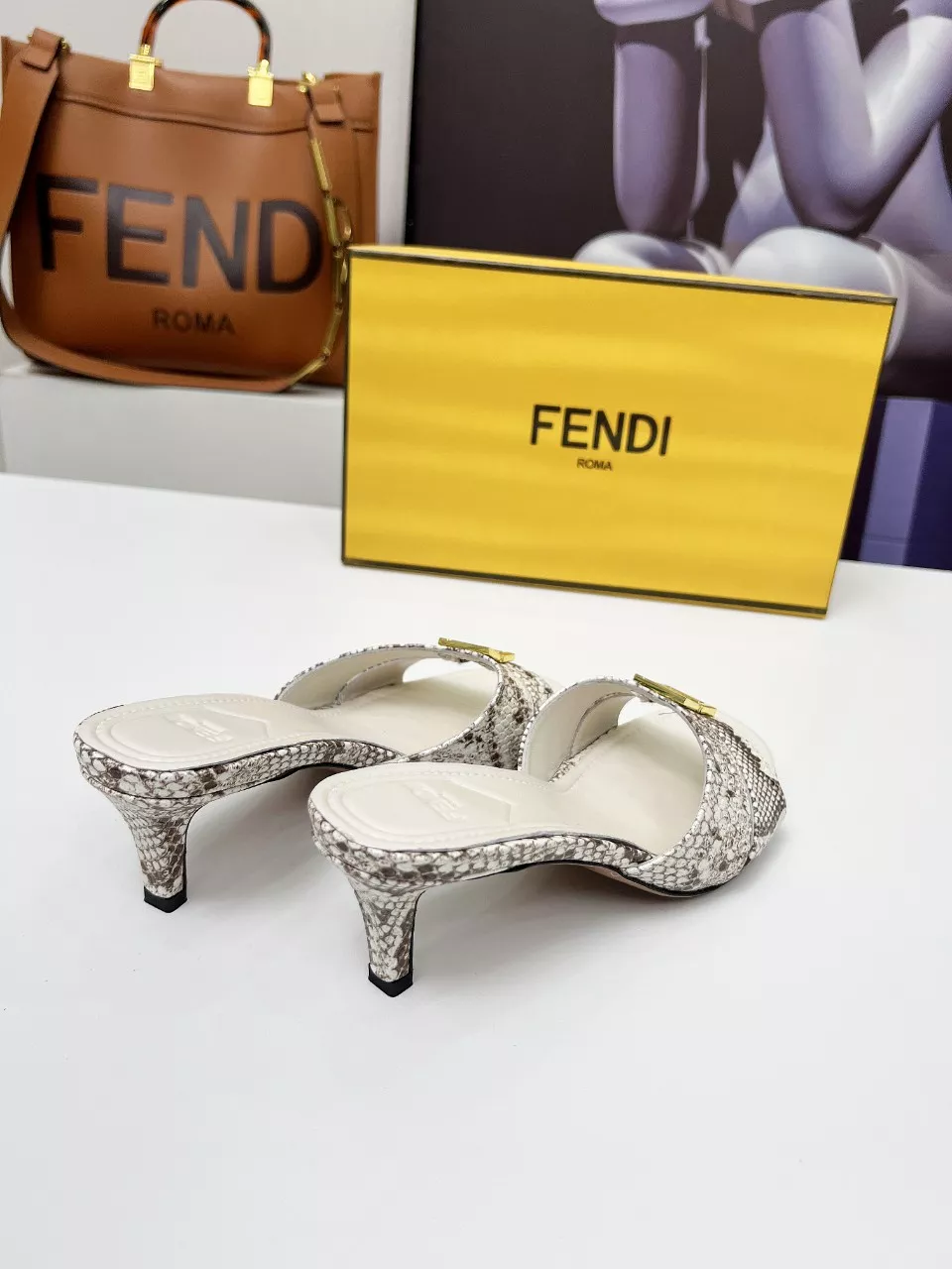 Fendi Slippers For Women Compact 641