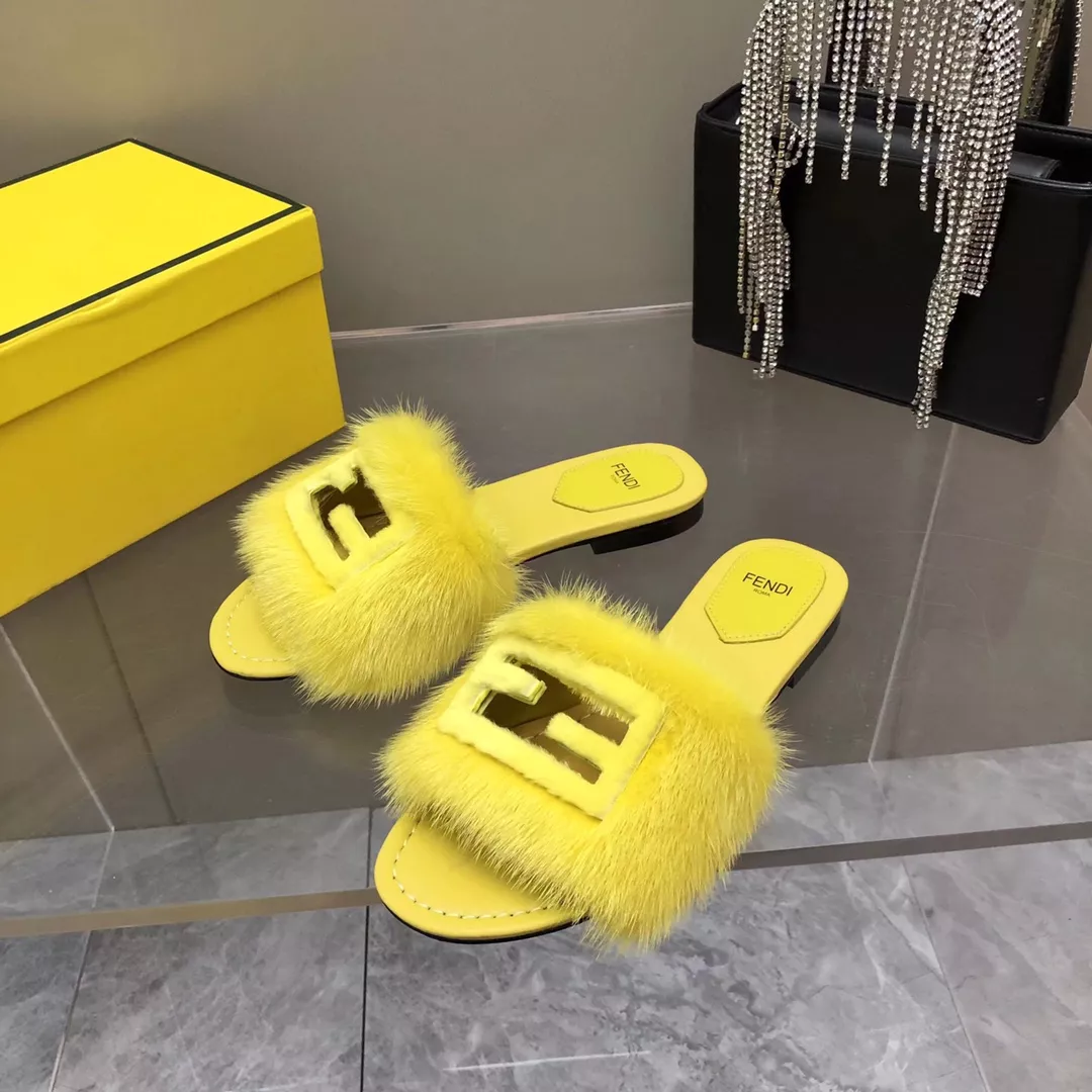 Fendi Slippers For Women DailyWear 6100