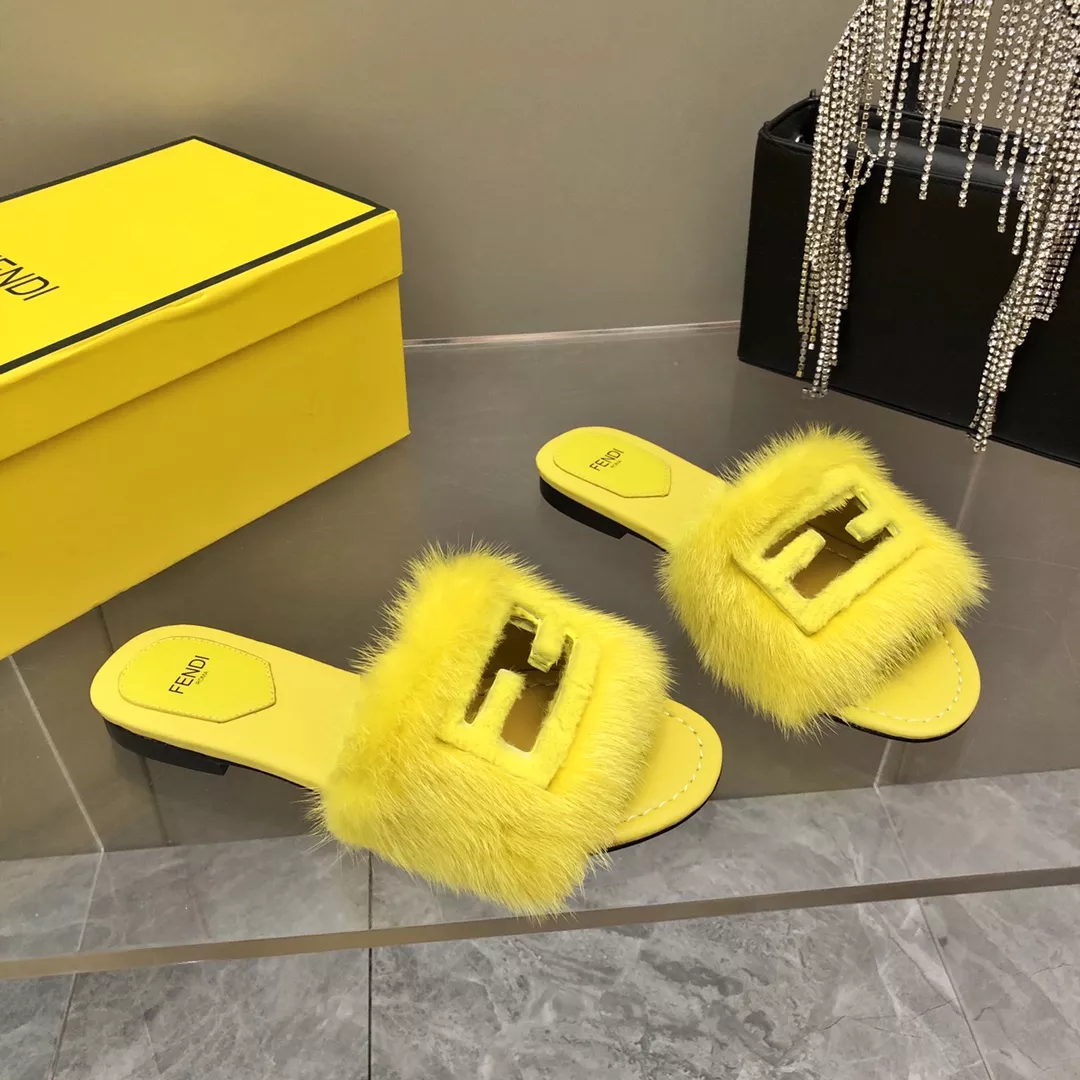Fendi Slippers For Women DailyWear 6100