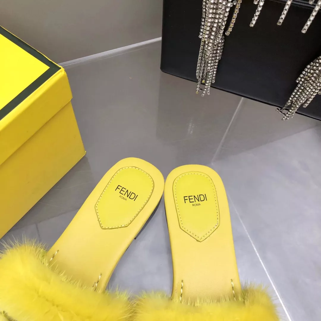 Fendi Slippers For Women DailyWear 6100