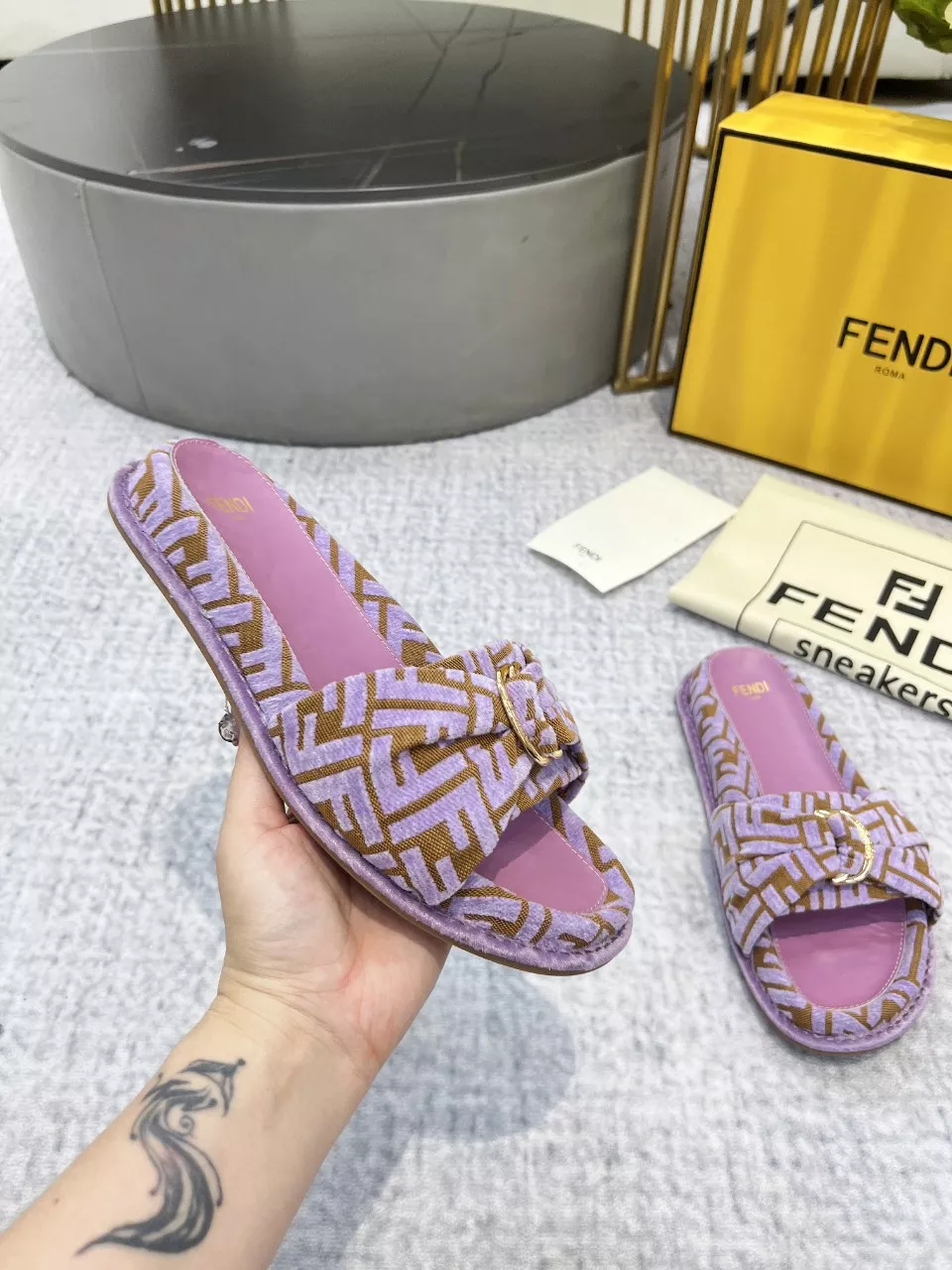 Fendi Slippers For Women EasyMatch 5650