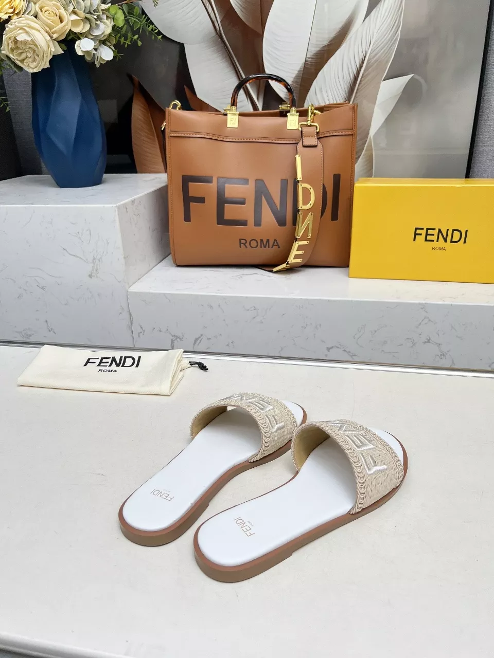 Fendi Slippers For Women Fashionable 9105