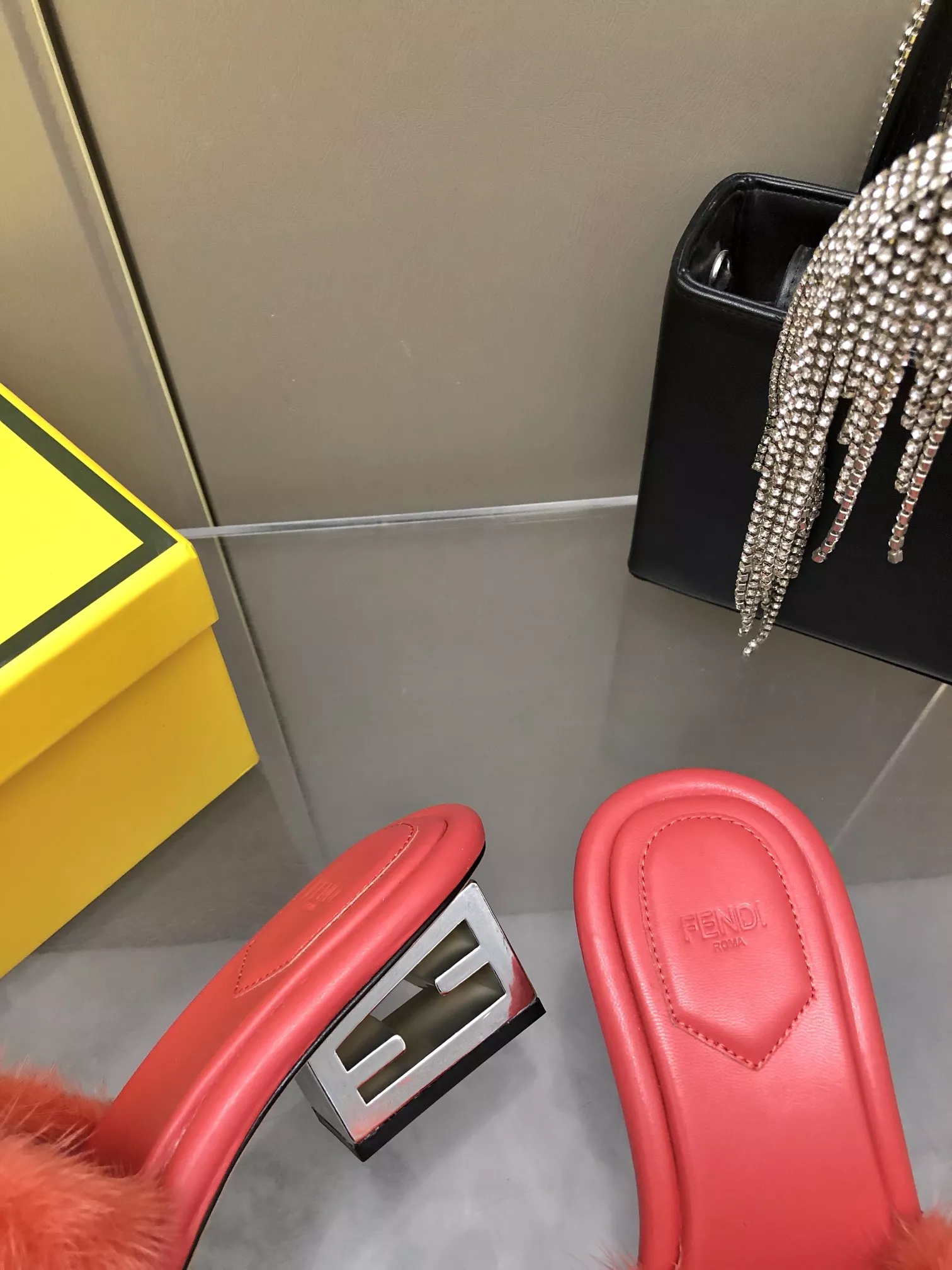 Fendi Slippers For Women GoAnywhere 3153