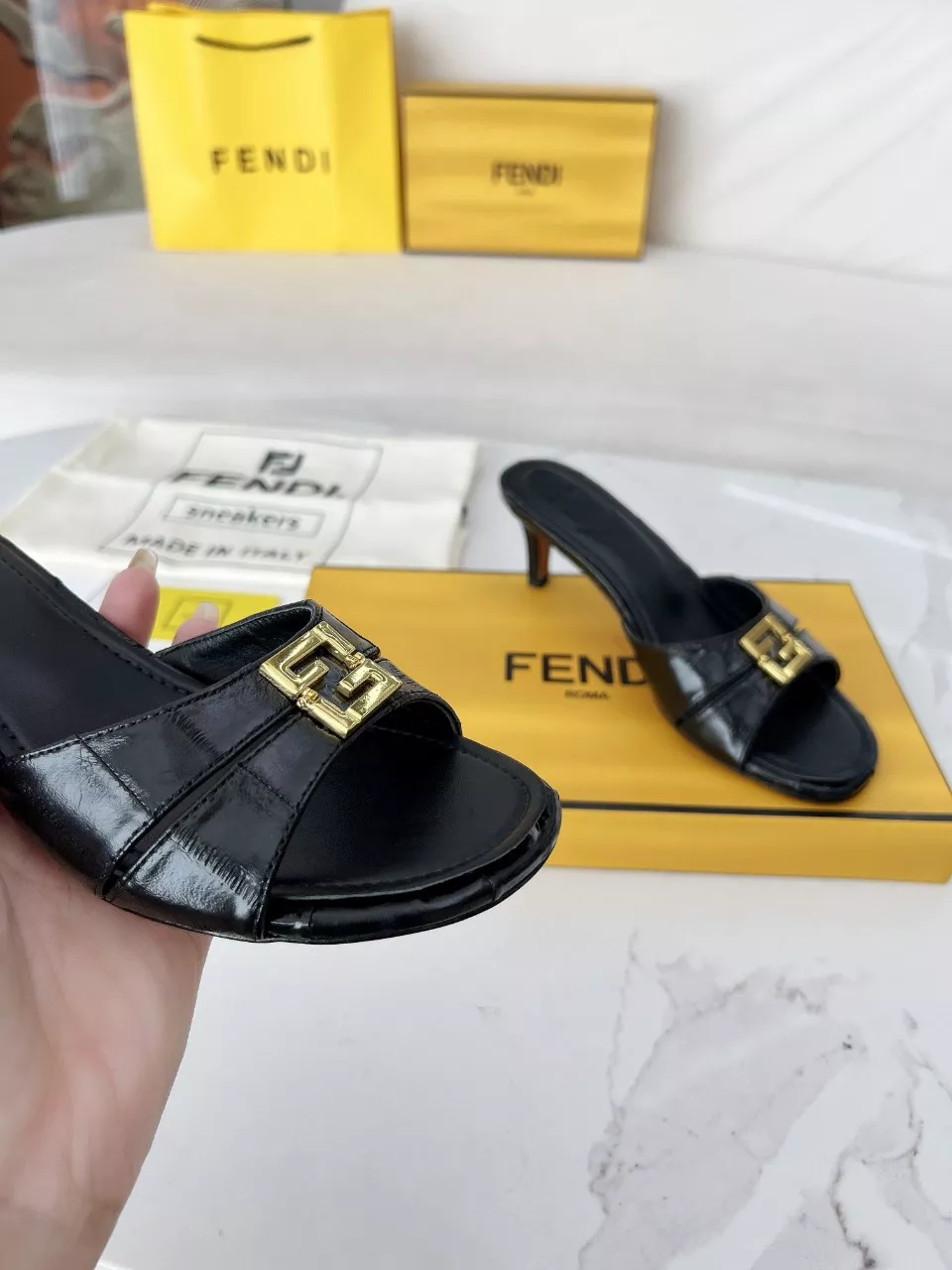 Fendi Slippers For Women GoodFit 8548
