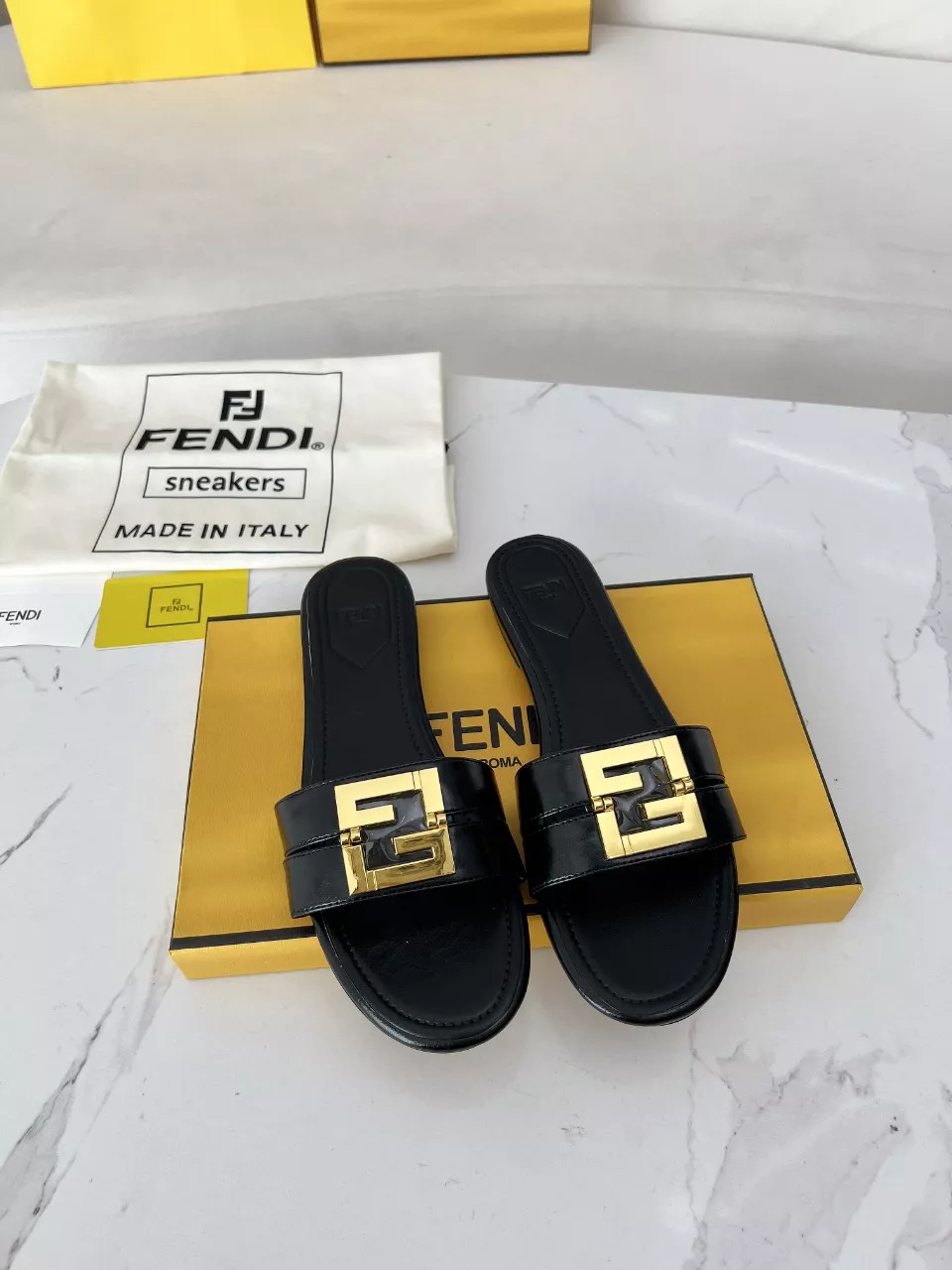 Fendi Slippers For Women HighQuality 2557