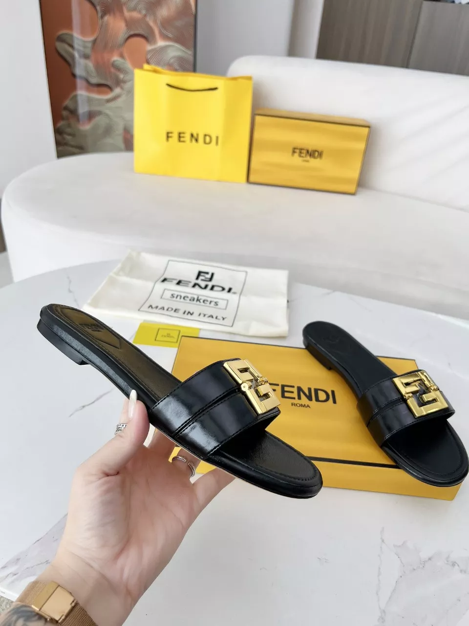 Fendi Slippers For Women HighQuality 2557