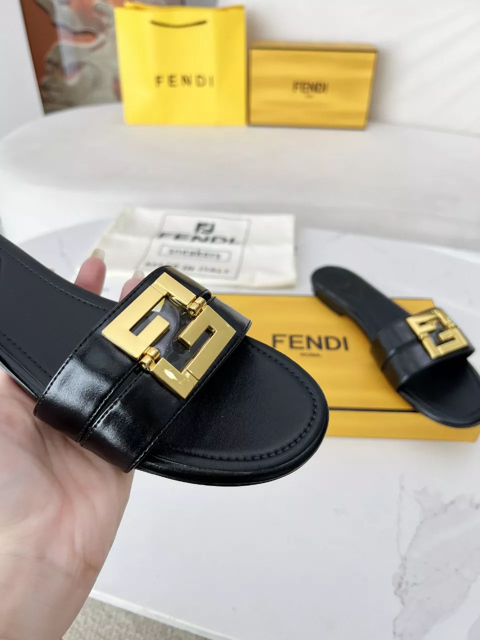 Fendi Slippers For Women HighQuality 2557