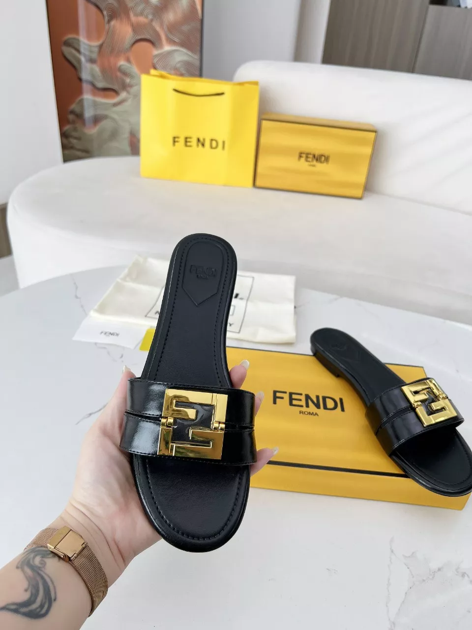 Fendi Slippers For Women HighQuality 2557