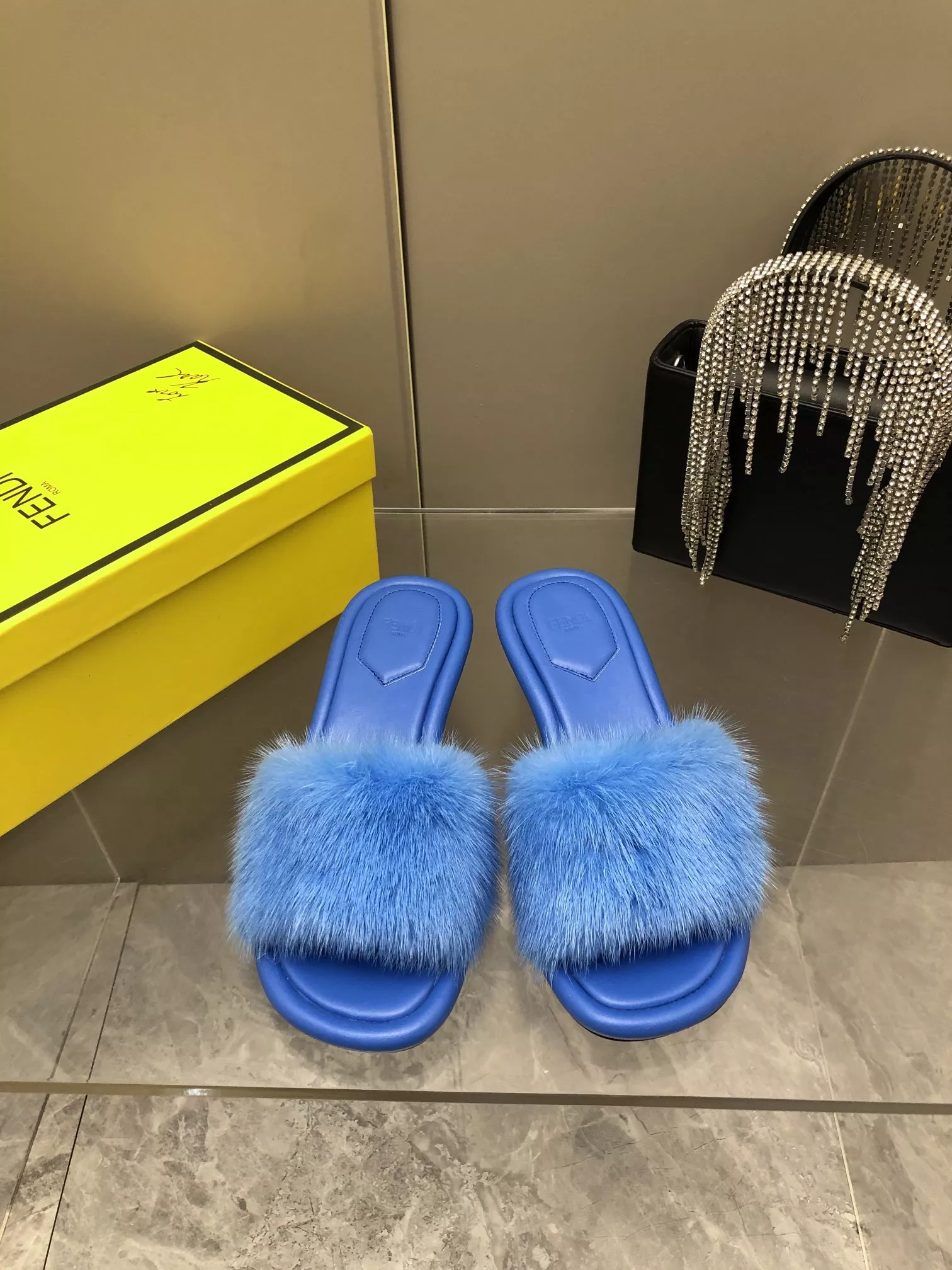 Fendi Slippers For Women HighQuality 3920