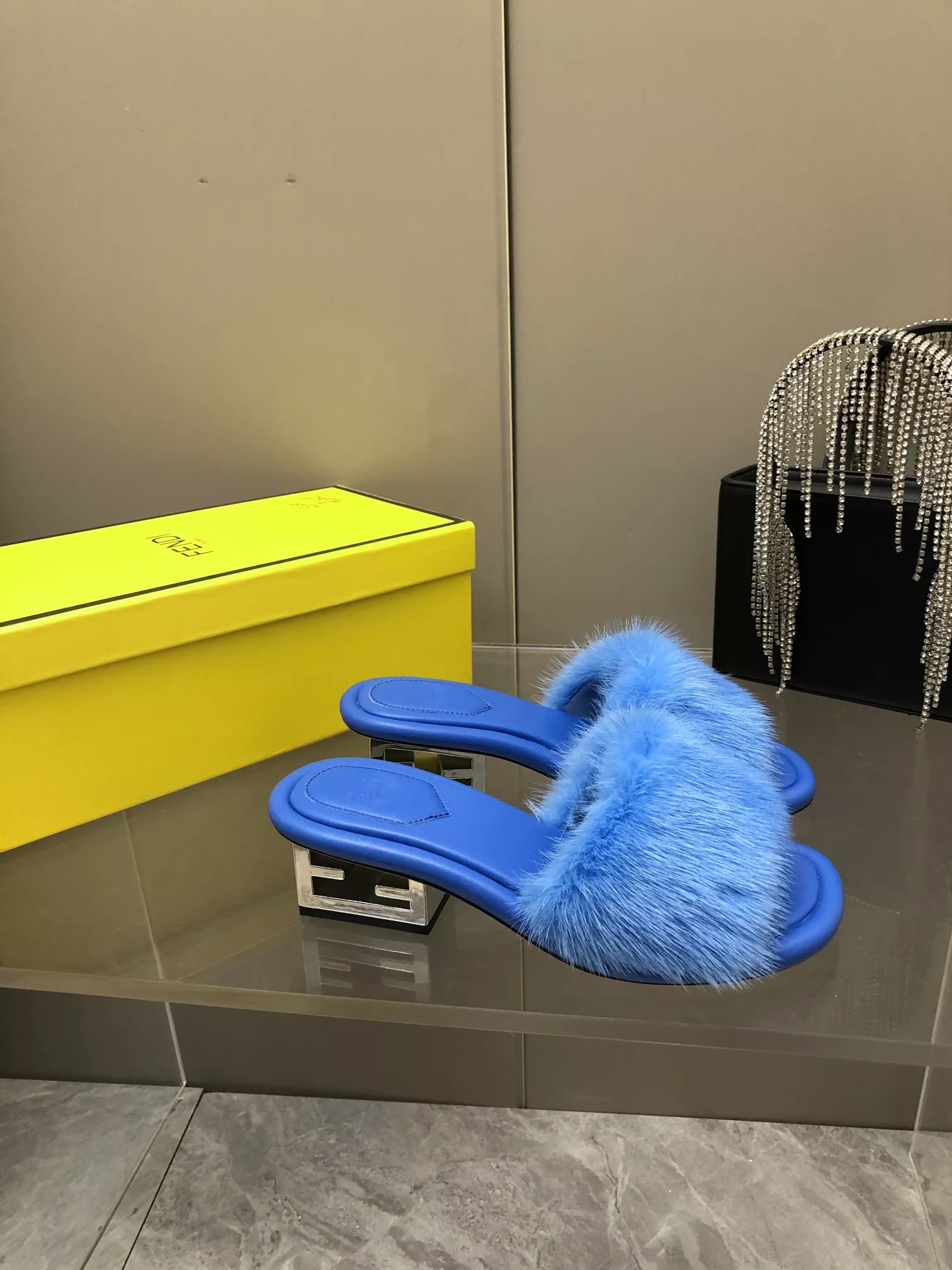 Fendi Slippers For Women HighQuality 3920