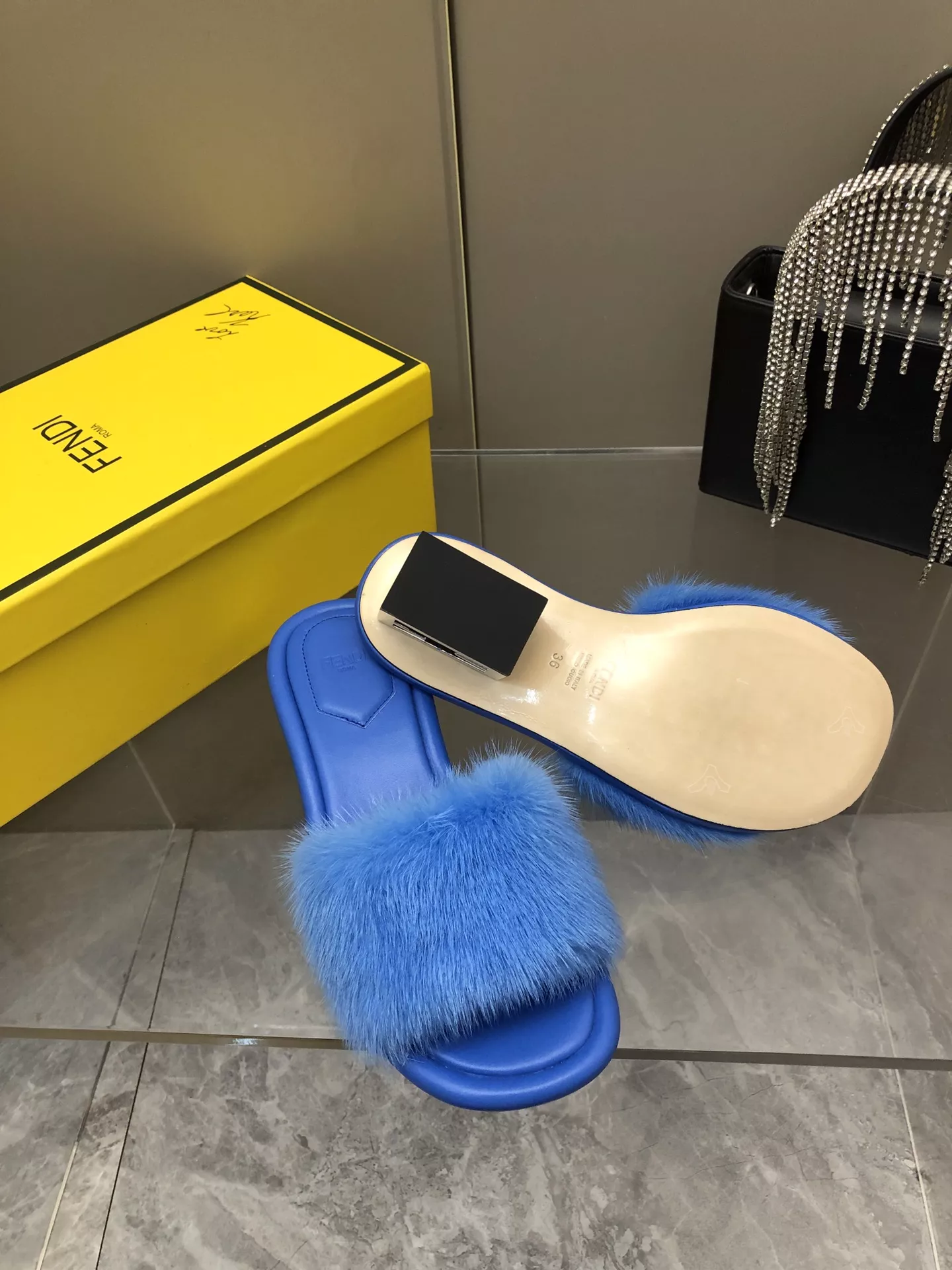 Fendi Slippers For Women HighQuality 3920