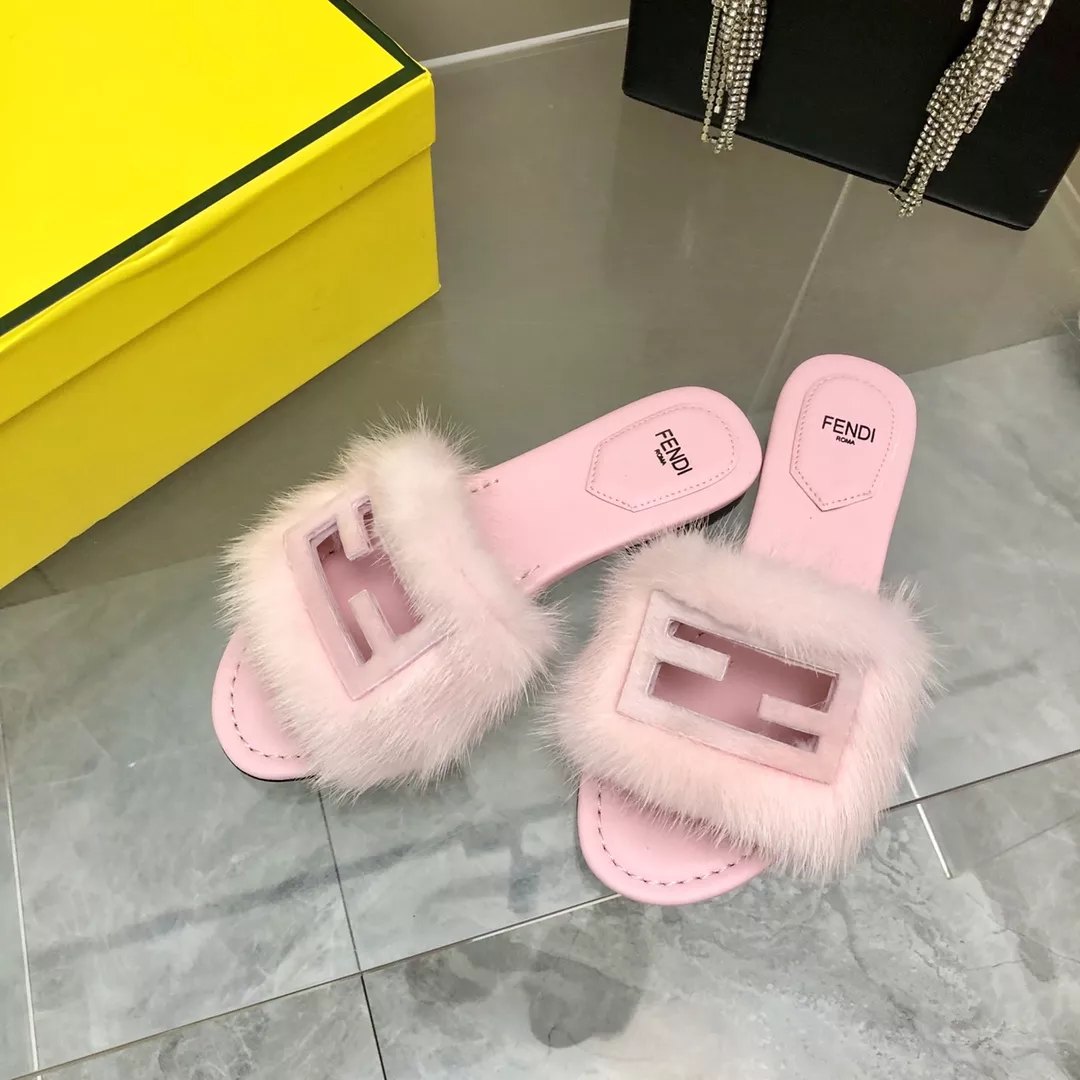 Fendi Slippers For Women Lightweight 7513