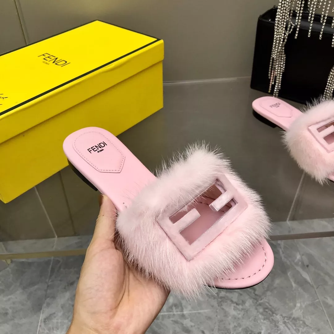 Fendi Slippers For Women Lightweight 7513