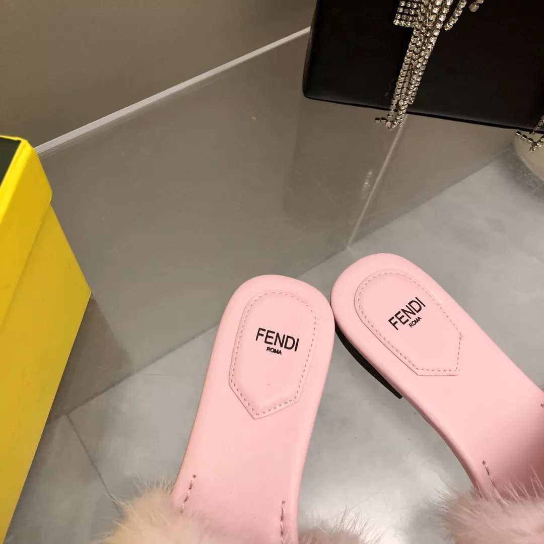 Fendi Slippers For Women Lightweight 7513