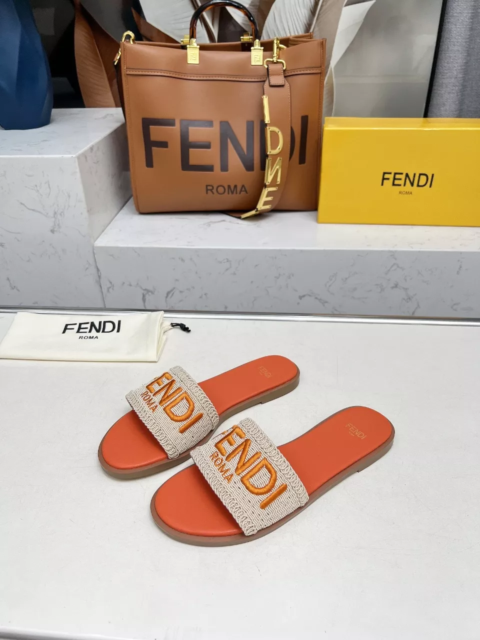 Fendi Slippers For Women Minimalist 5993