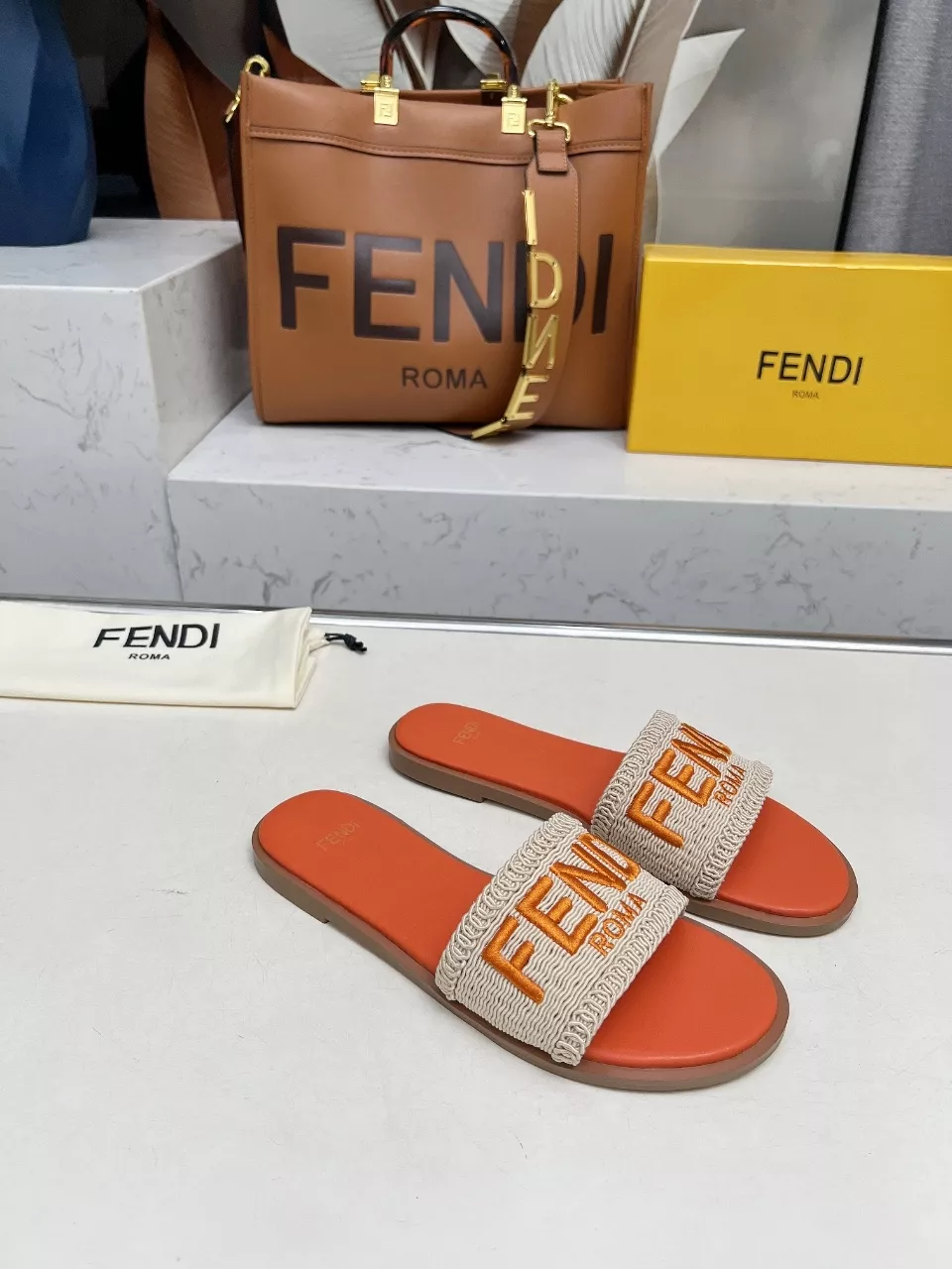 Fendi Slippers For Women Minimalist 5993