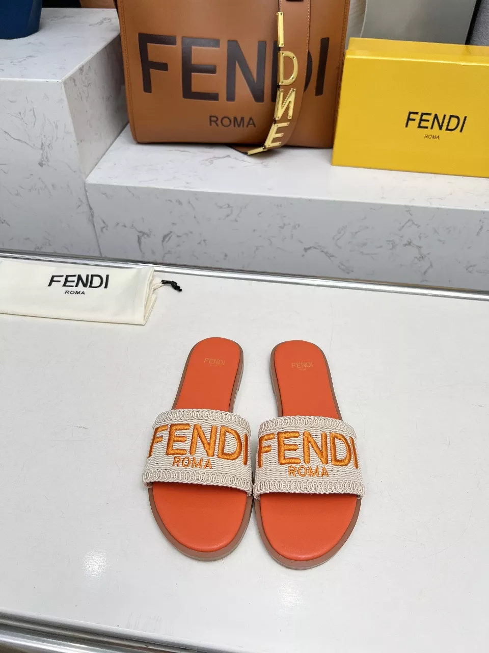 Fendi Slippers For Women Minimalist 5993
