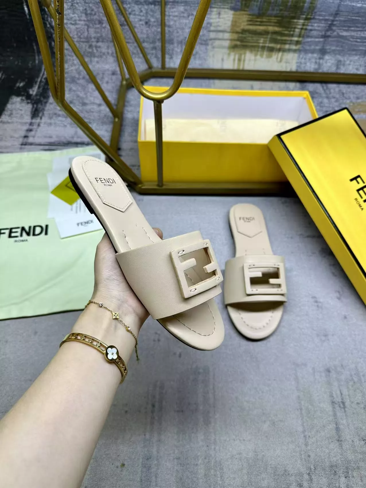 Fendi Slippers For Women ModernLook 1492