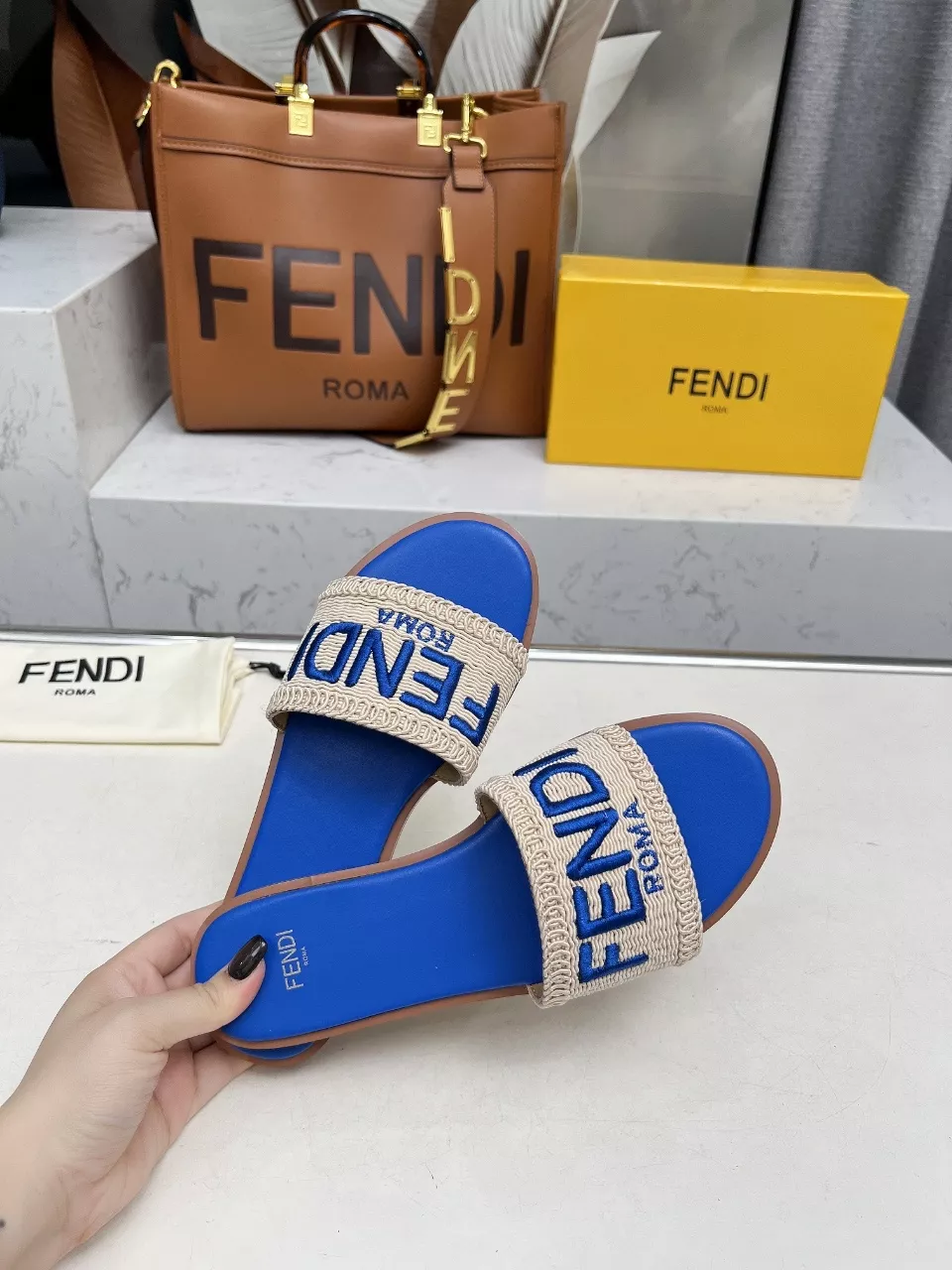 Fendi Slippers For Women ModernLook 2315