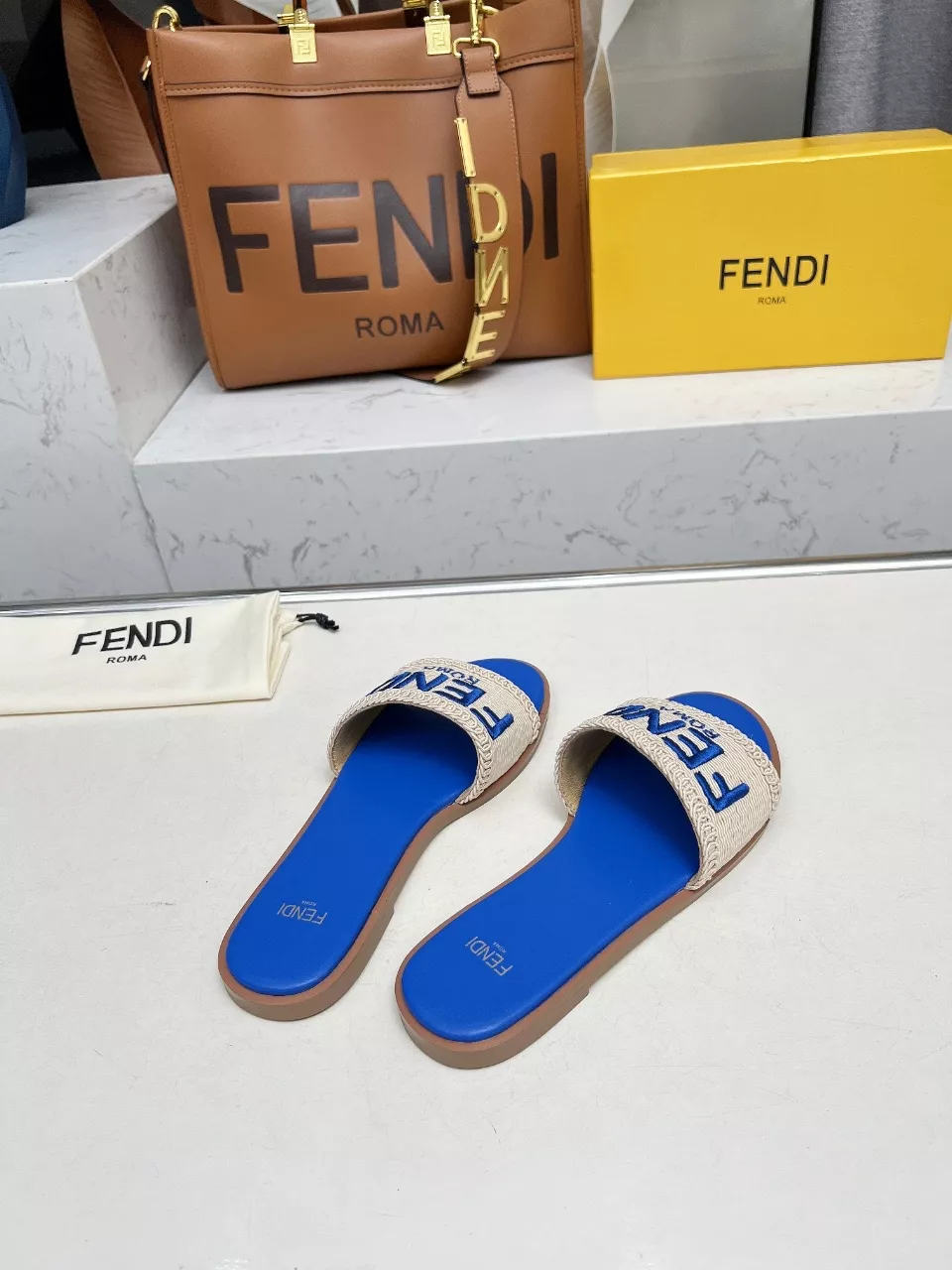 Fendi Slippers For Women ModernLook 2315