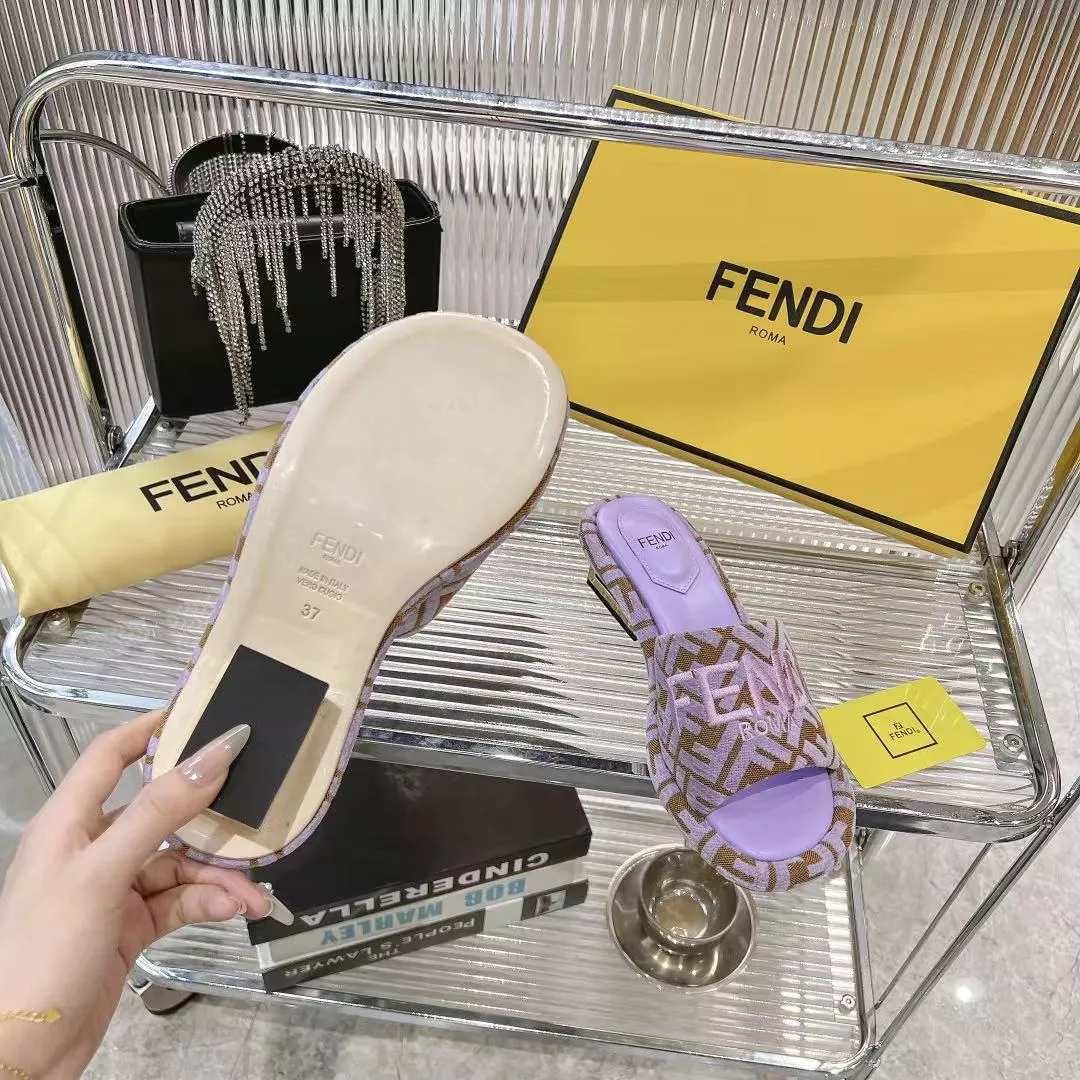 Fendi Slippers For Women ModernLook 2960