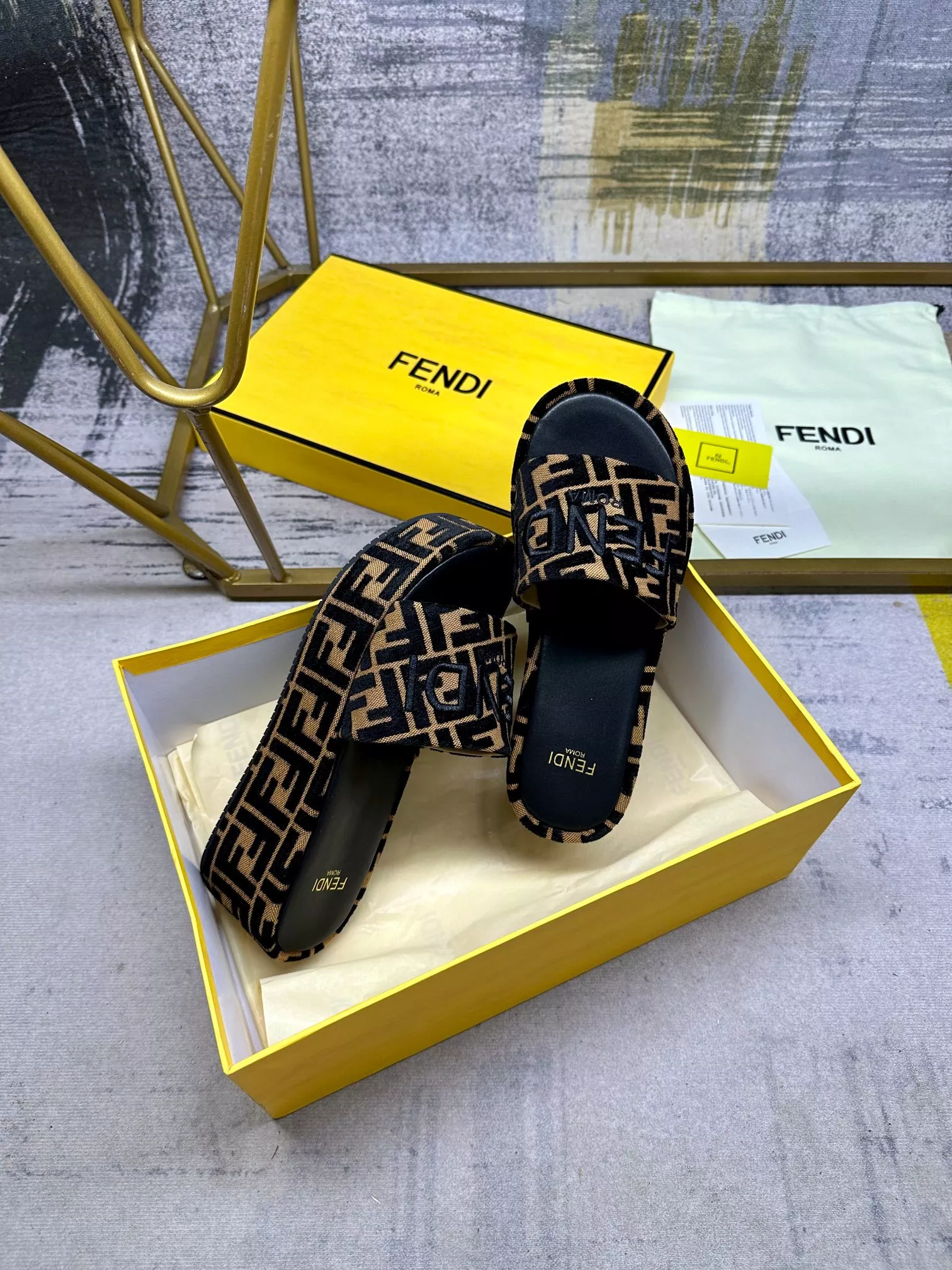 Fendi Slippers For Women Popular 972