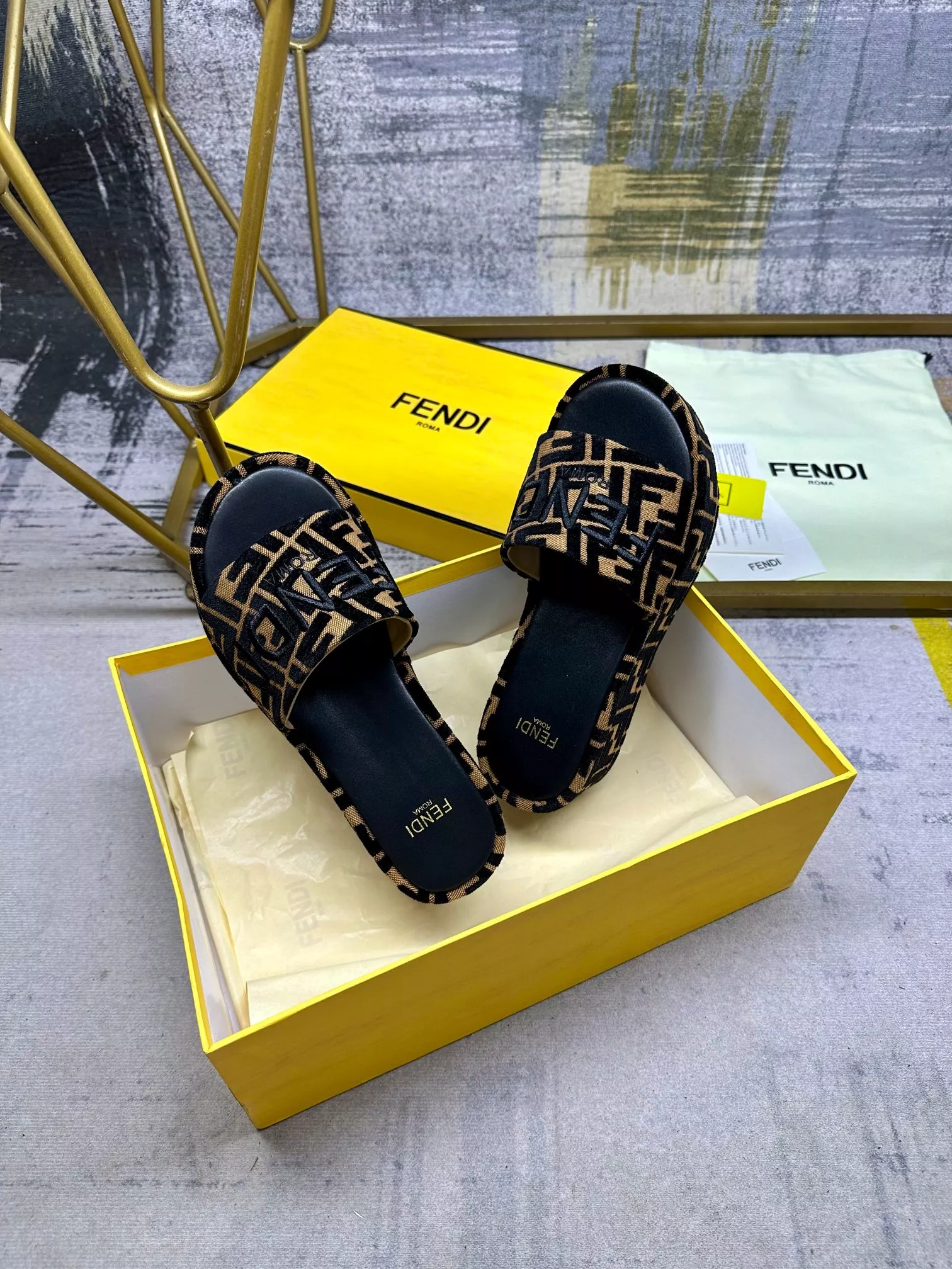 Fendi Slippers For Women Popular 972