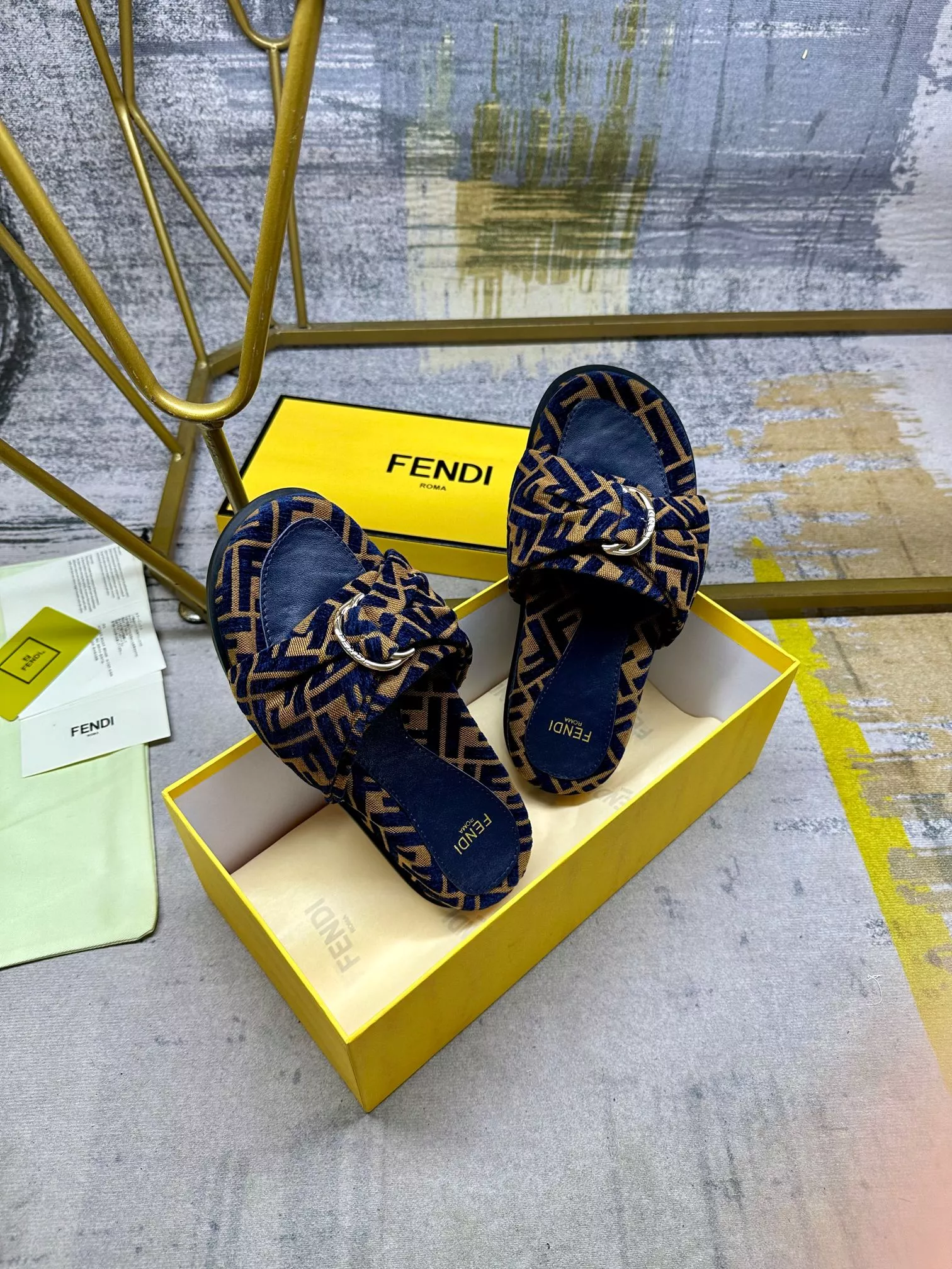 Fendi Slippers For Women Practical 6668