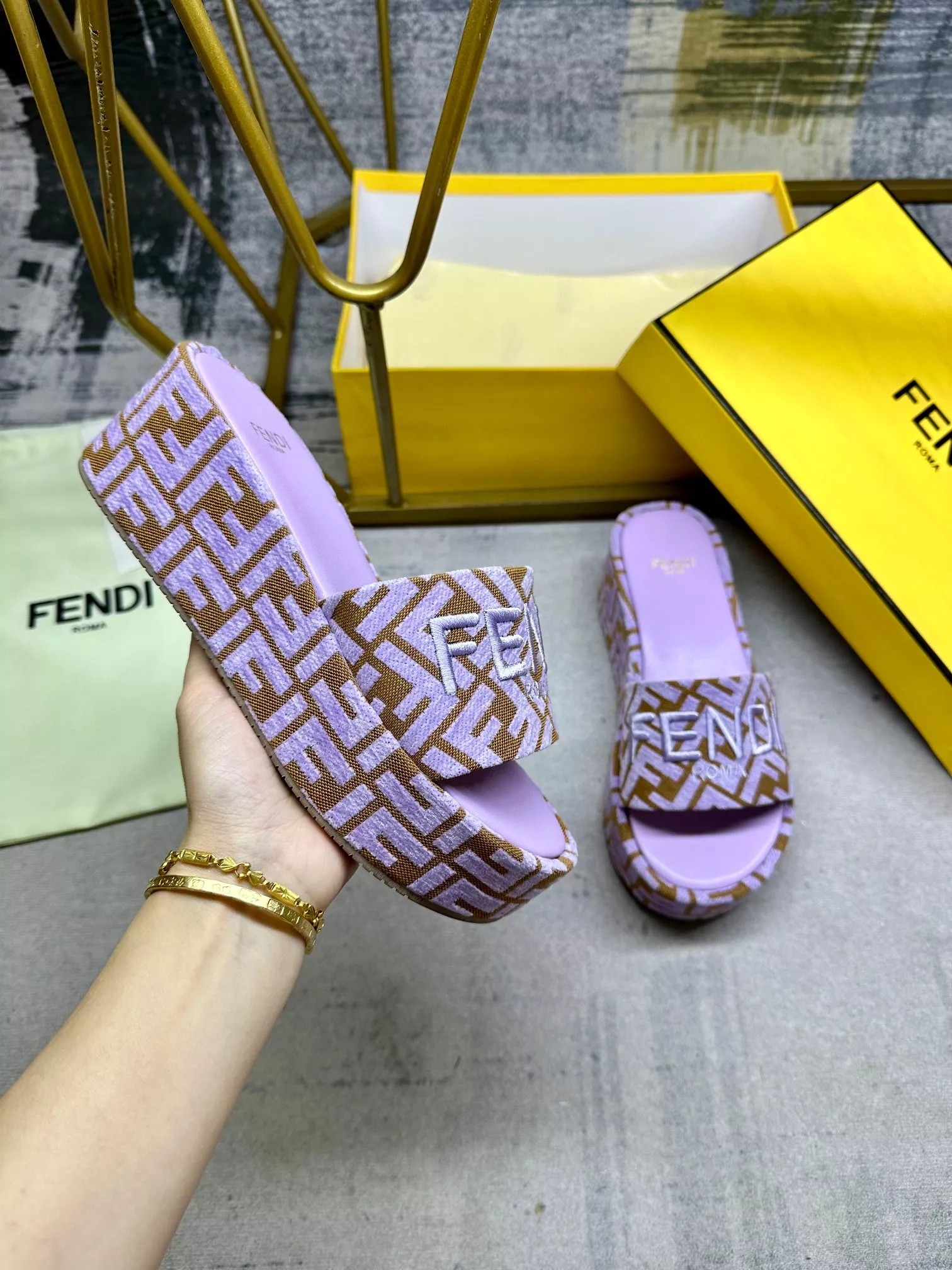 Fendi Slippers For Women Sophisticated 5787