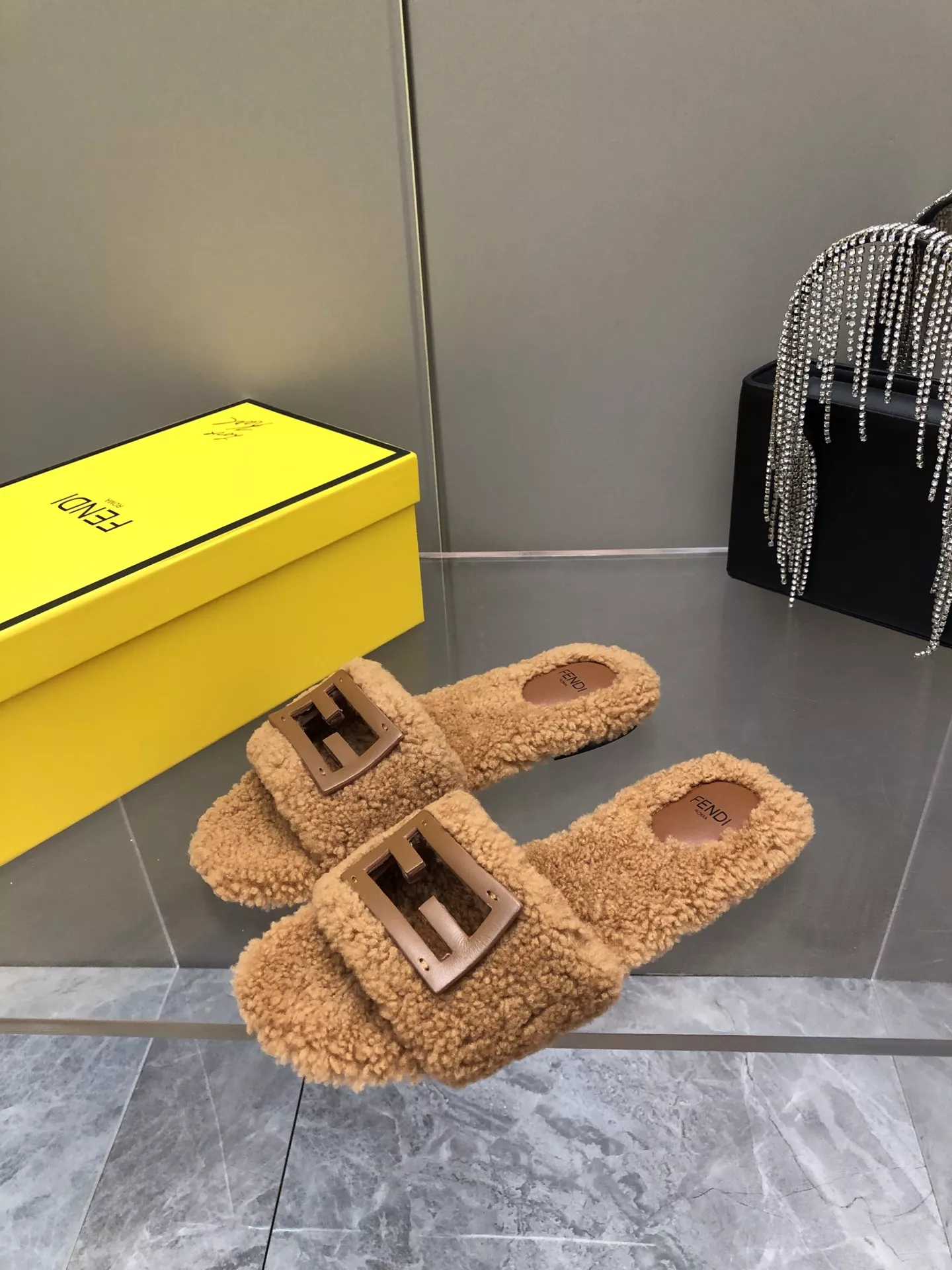 Fendi Slippers For Women Sophisticated 7681
