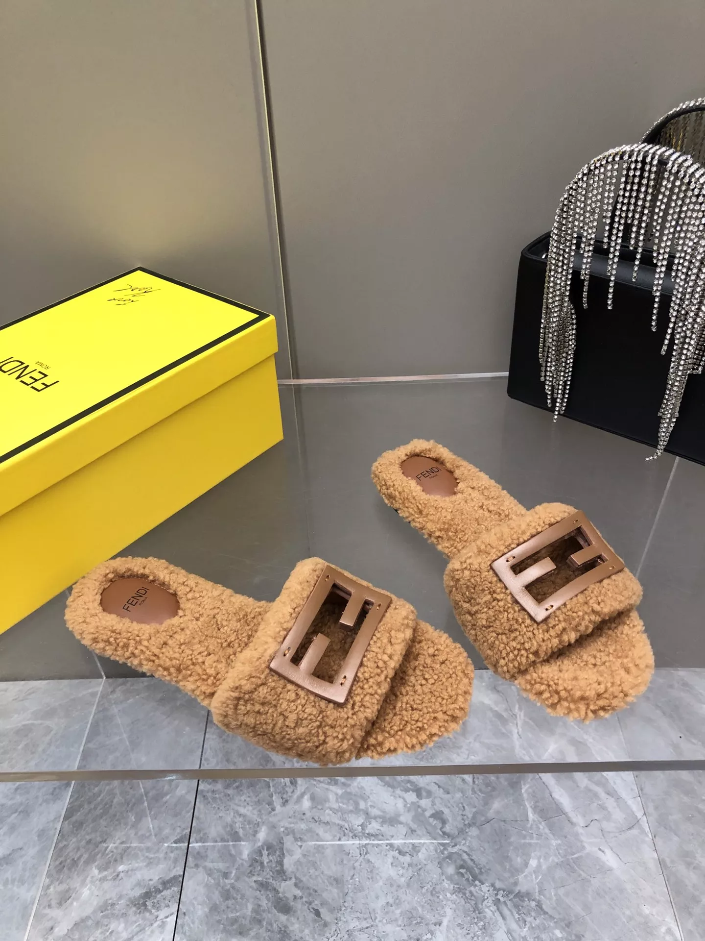 Fendi Slippers For Women Sophisticated 7681