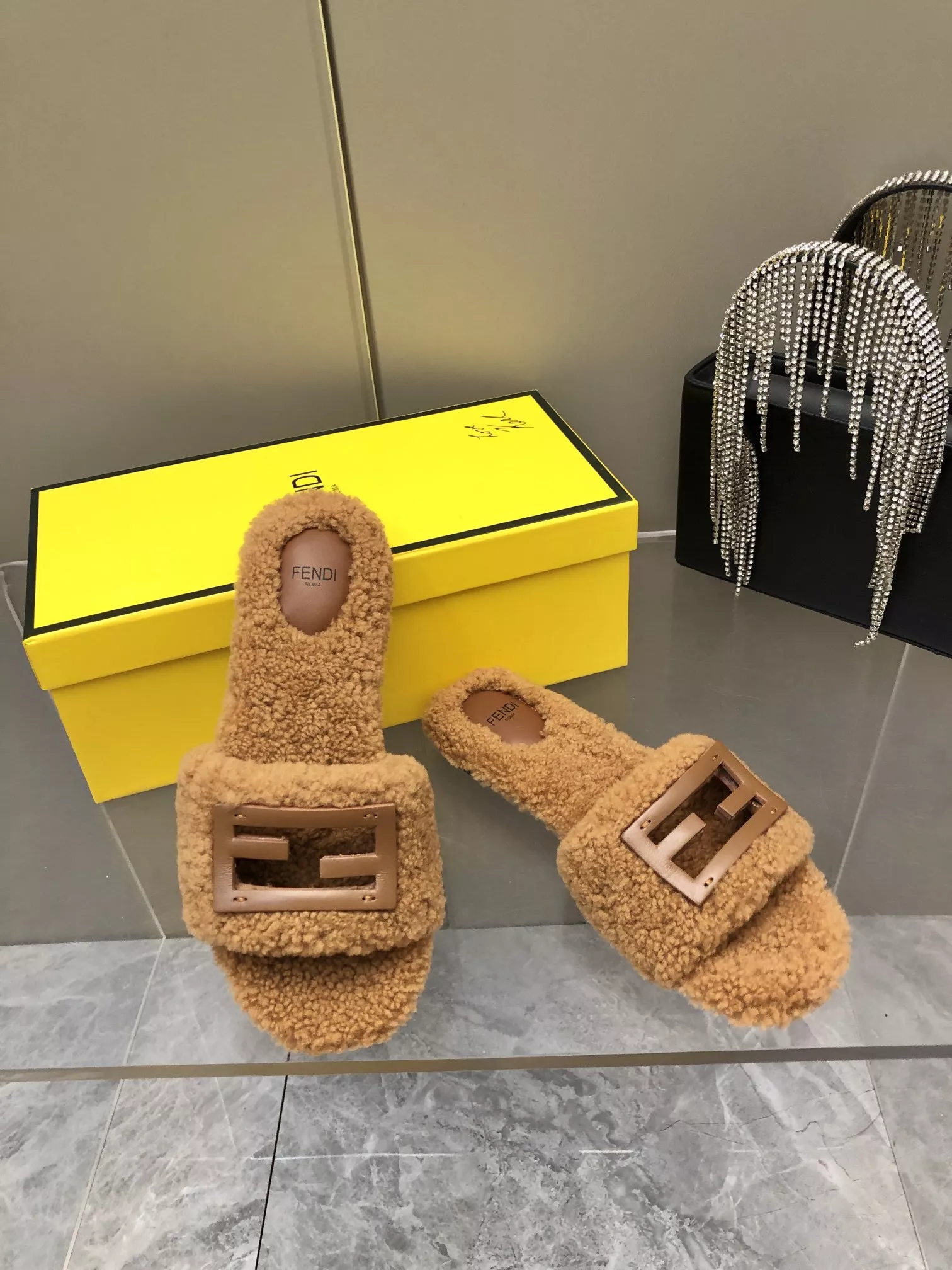 Fendi Slippers For Women Sophisticated 7681