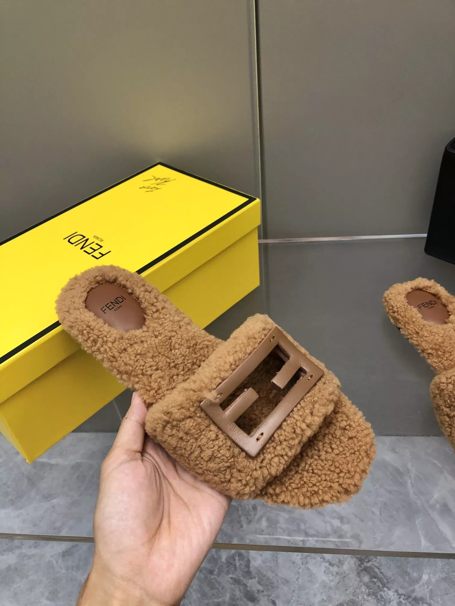 Fendi Slippers For Women Sophisticated 7681