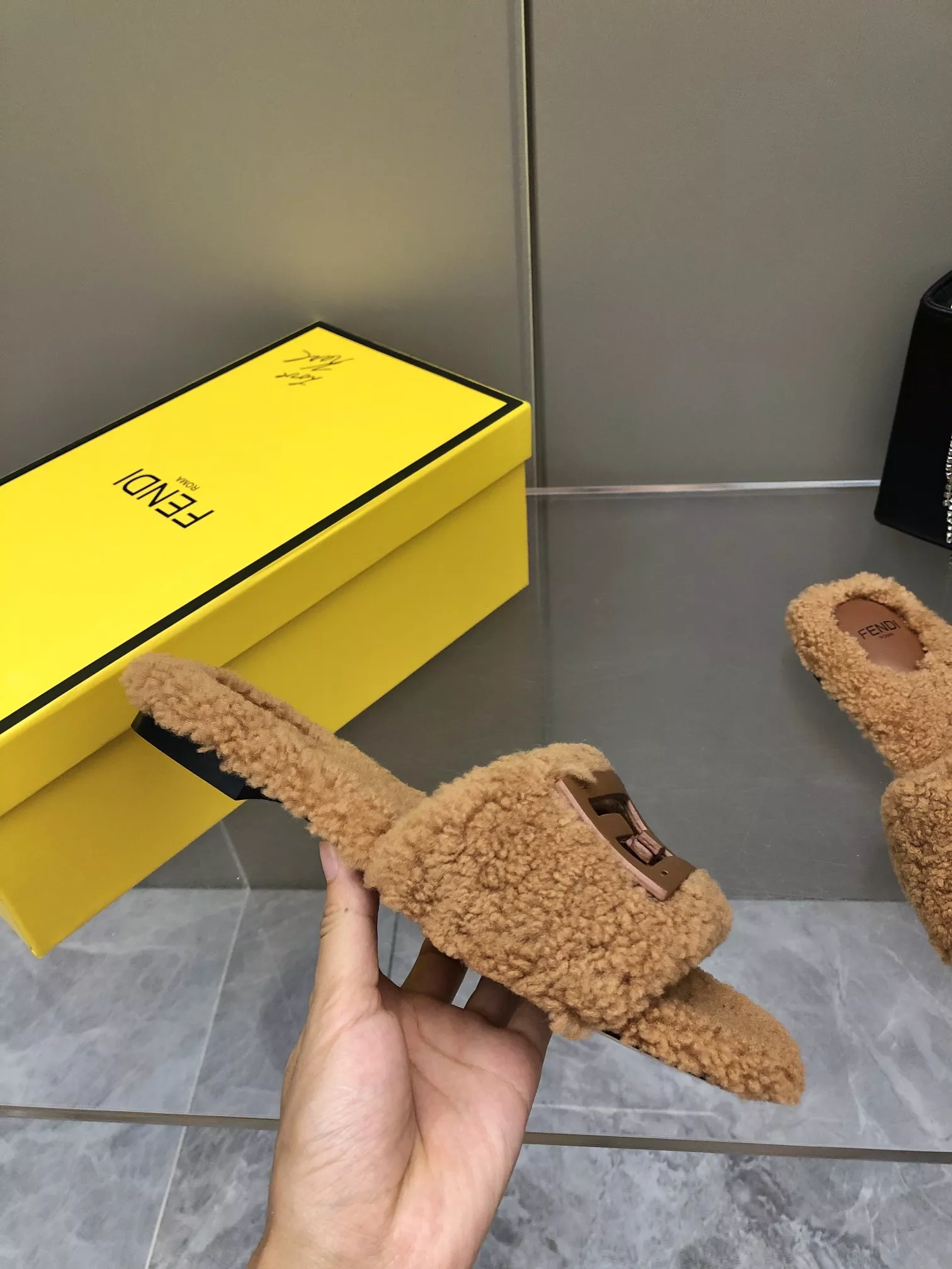 Fendi Slippers For Women Sophisticated 7681