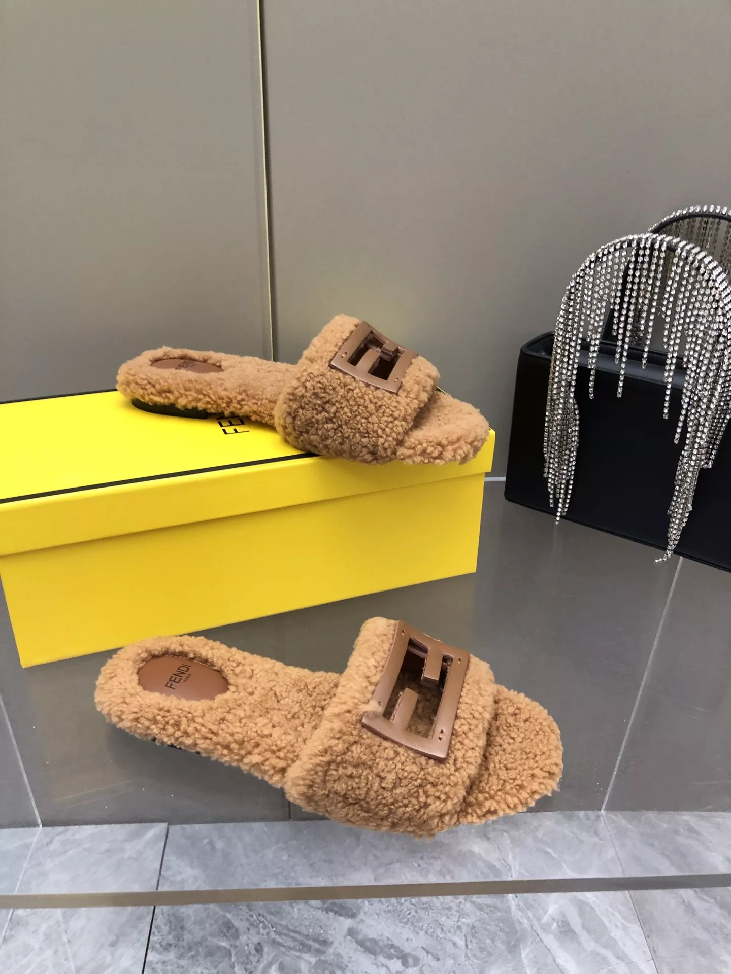 Fendi Slippers For Women Sophisticated 7681